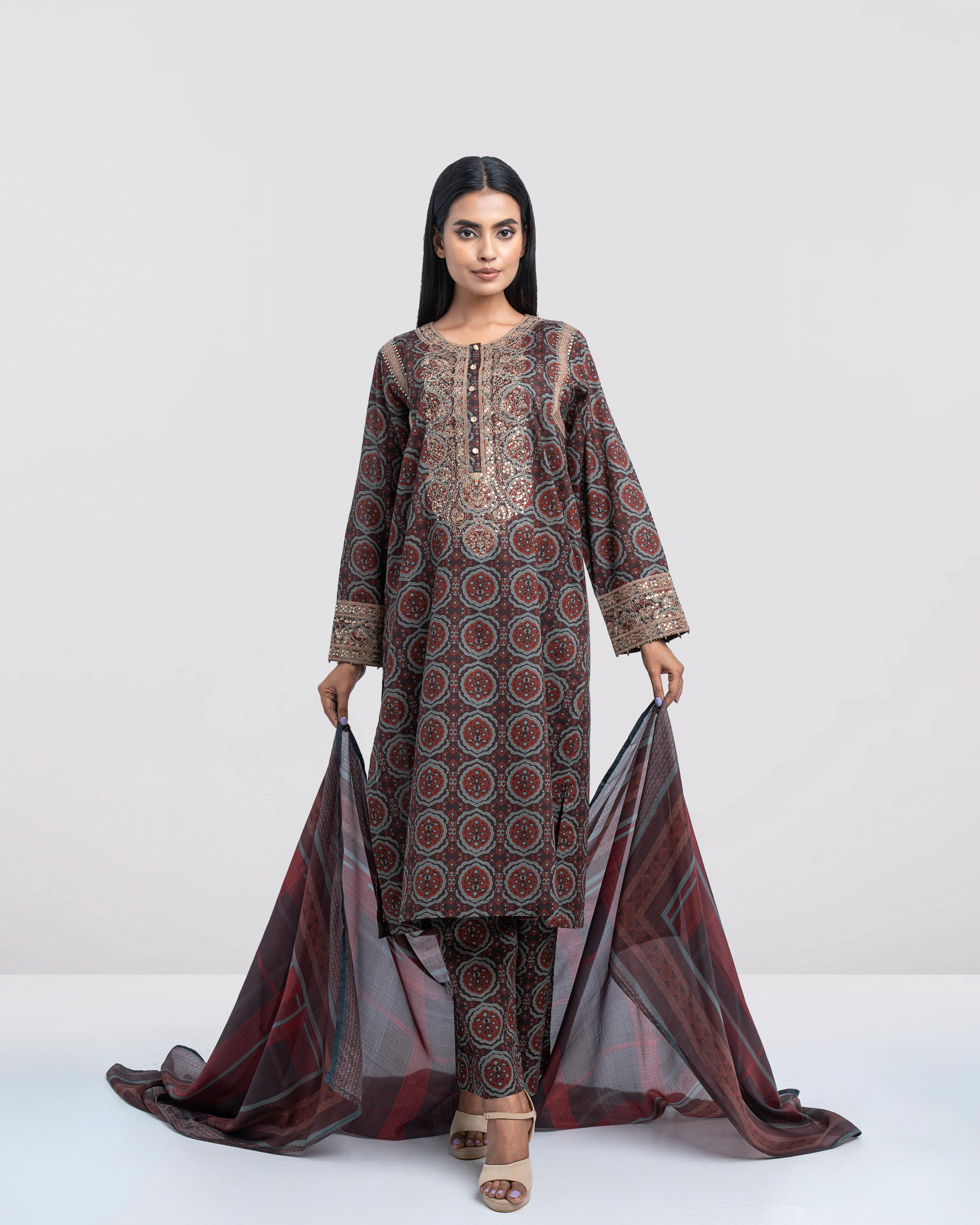 Relaxed Fit Embroidered Three-Piece Lawn with Silk Dupatta - Image 9