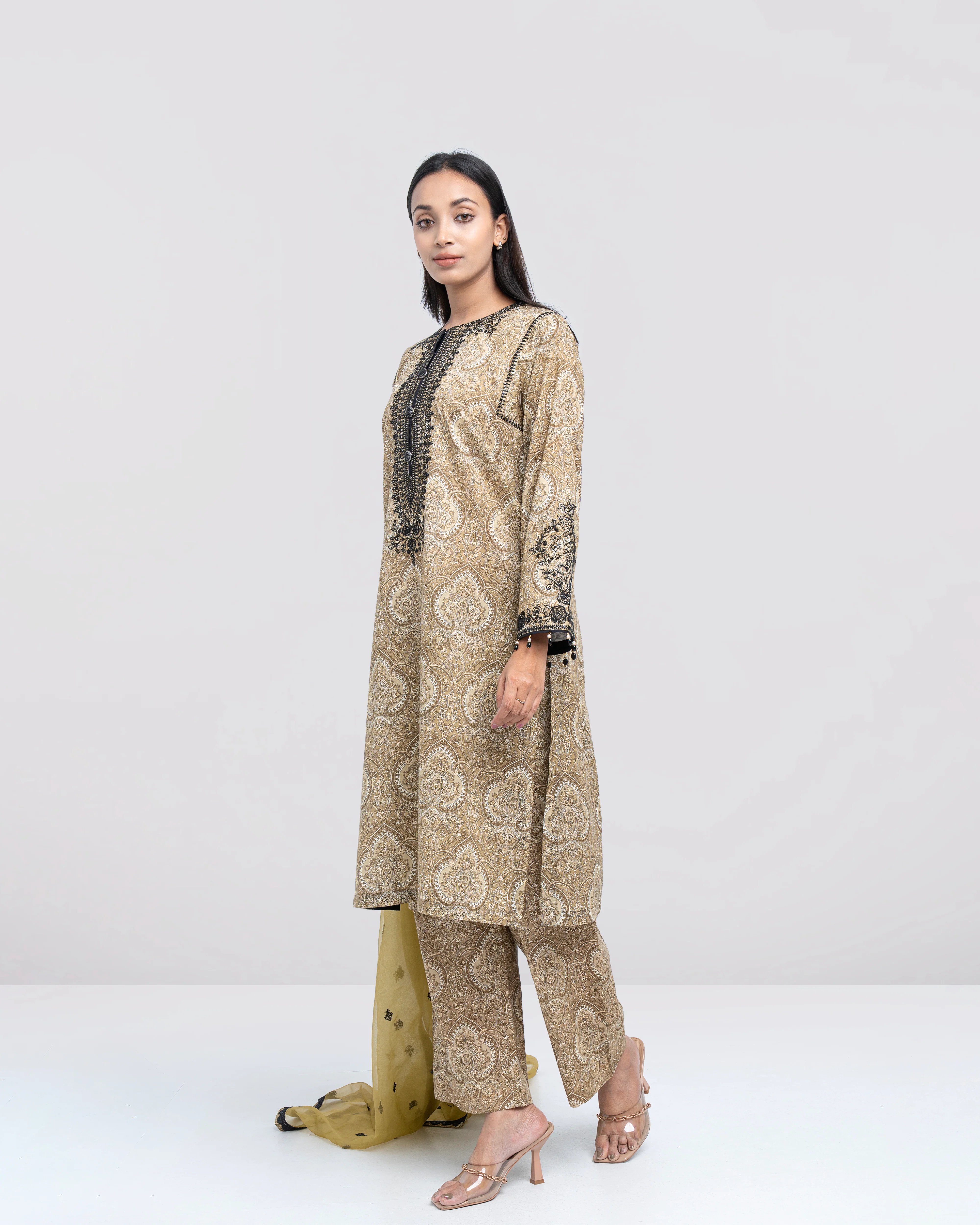 Relaxed Fit Embroidered Three-Piece Lawn with Organza Dupatta - Image 3