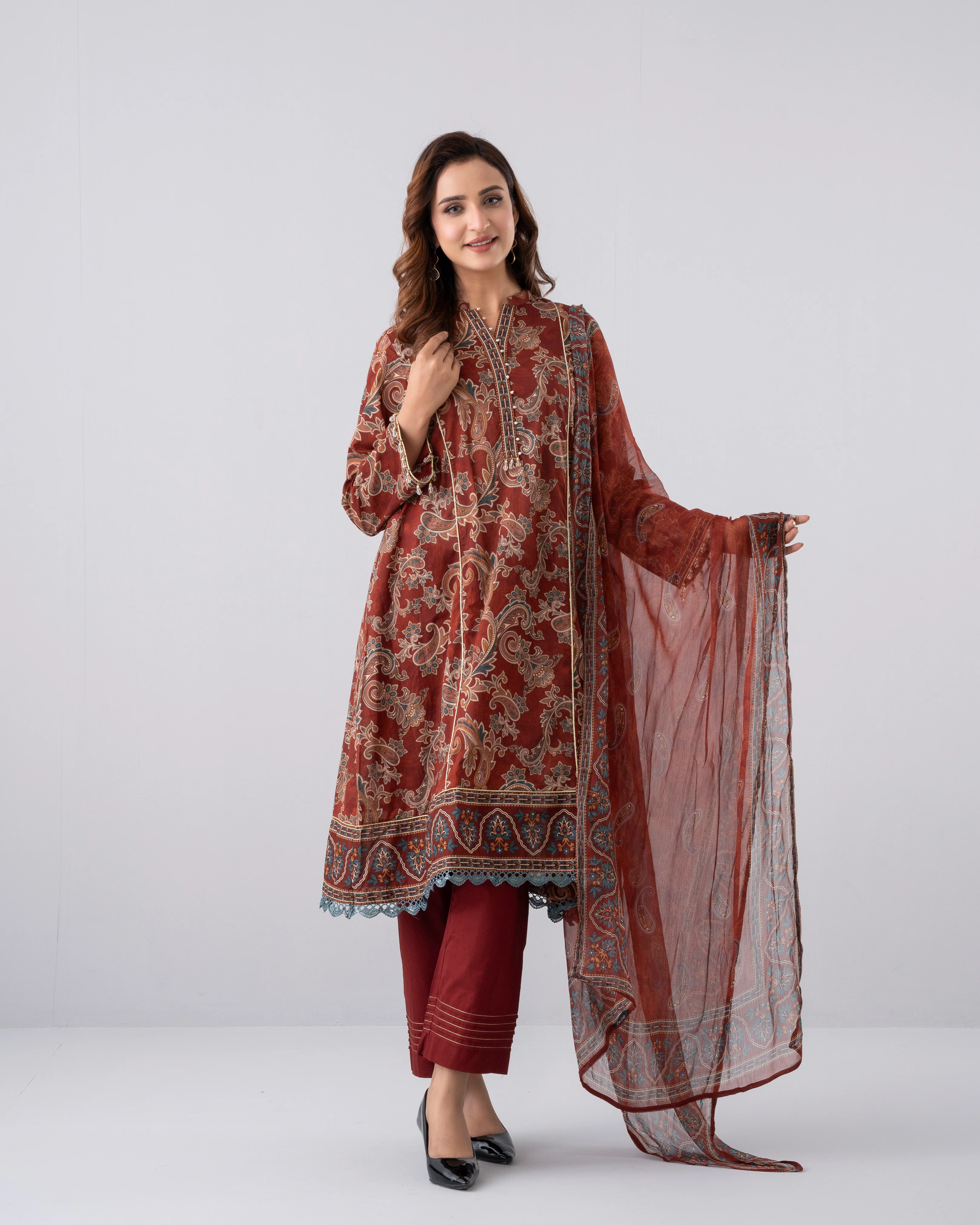 Smart Fit Printed Three-Piece Lawn with Chiffon Dupatta - Image 3