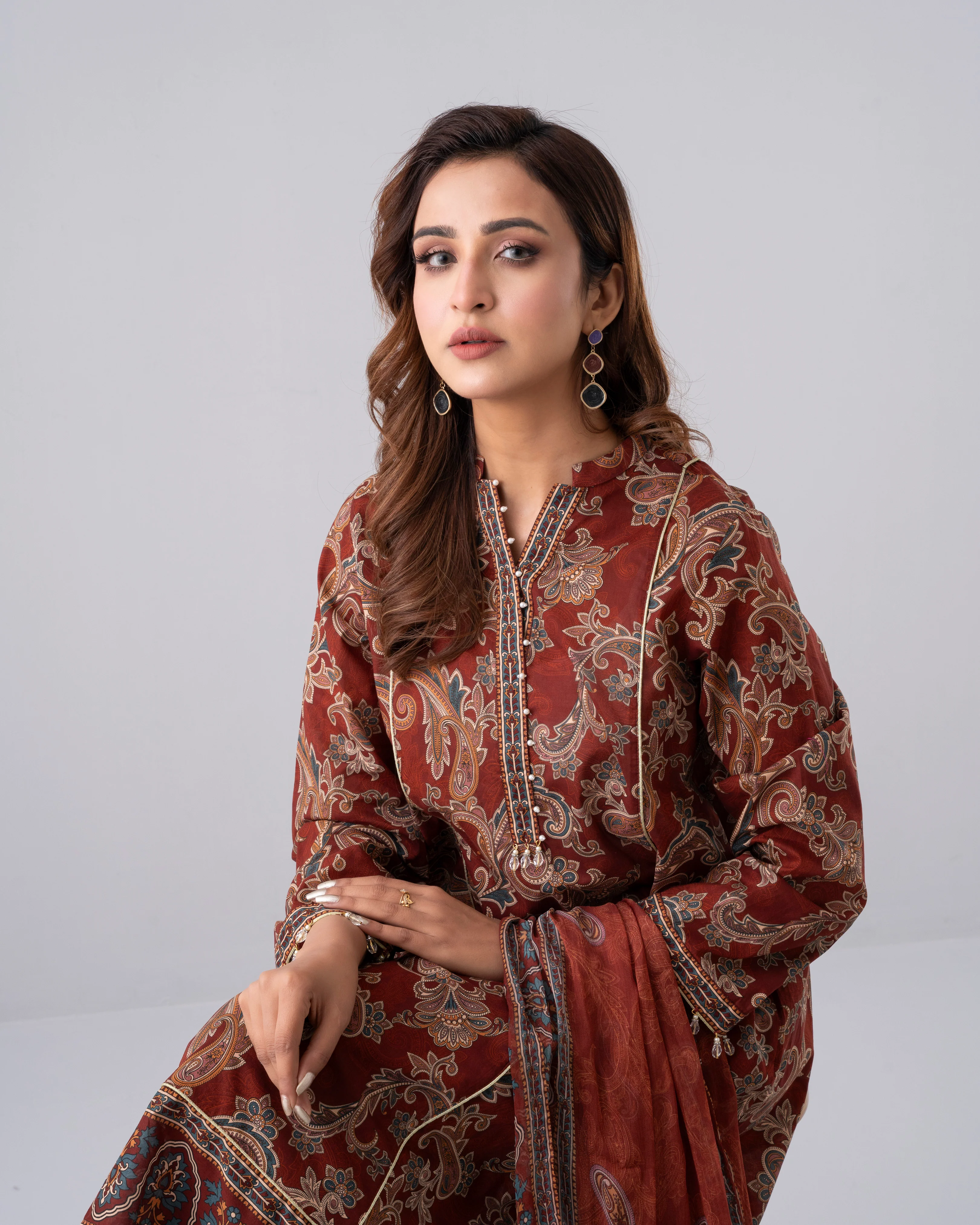 Smart Fit Printed Three-Piece Lawn with Chiffon Dupatta - Image 7