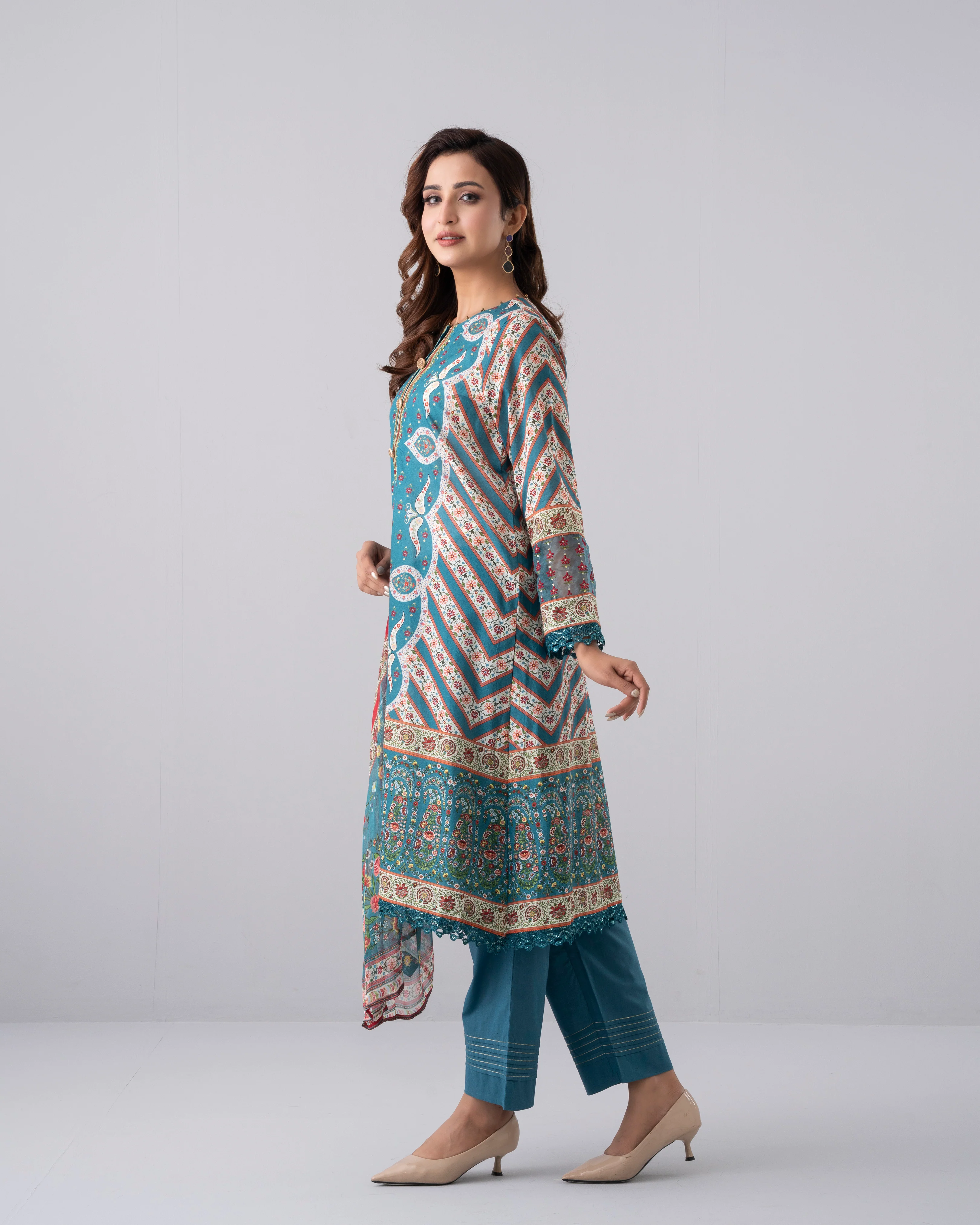 Smart Fit Printed Three-Piece Lawn with Chiffon Dupatta - Image 11