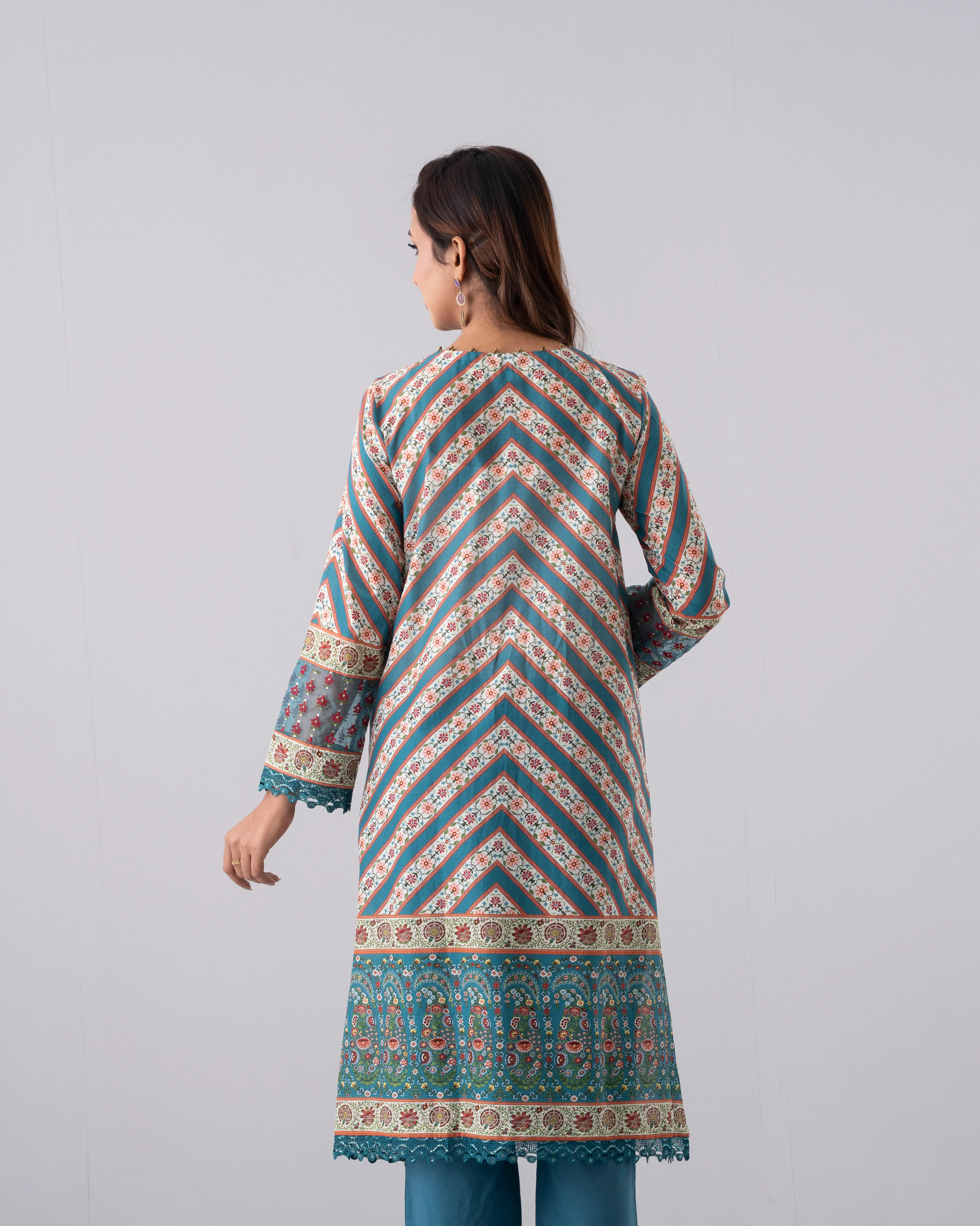 Smart Fit Printed Three-Piece Lawn with Chiffon Dupatta - Image 12