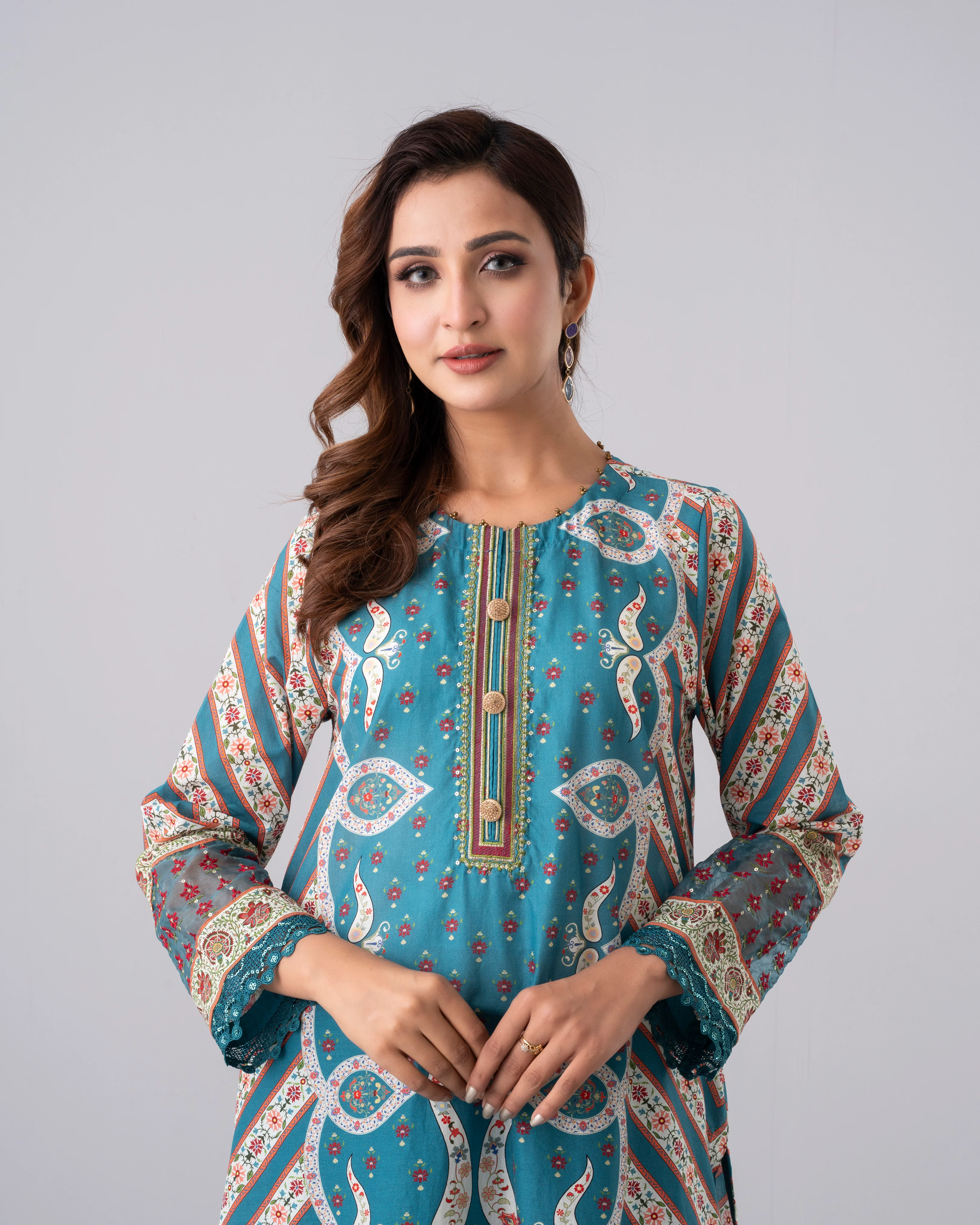 Smart Fit Printed Three-Piece Lawn with Chiffon Dupatta - Image 9