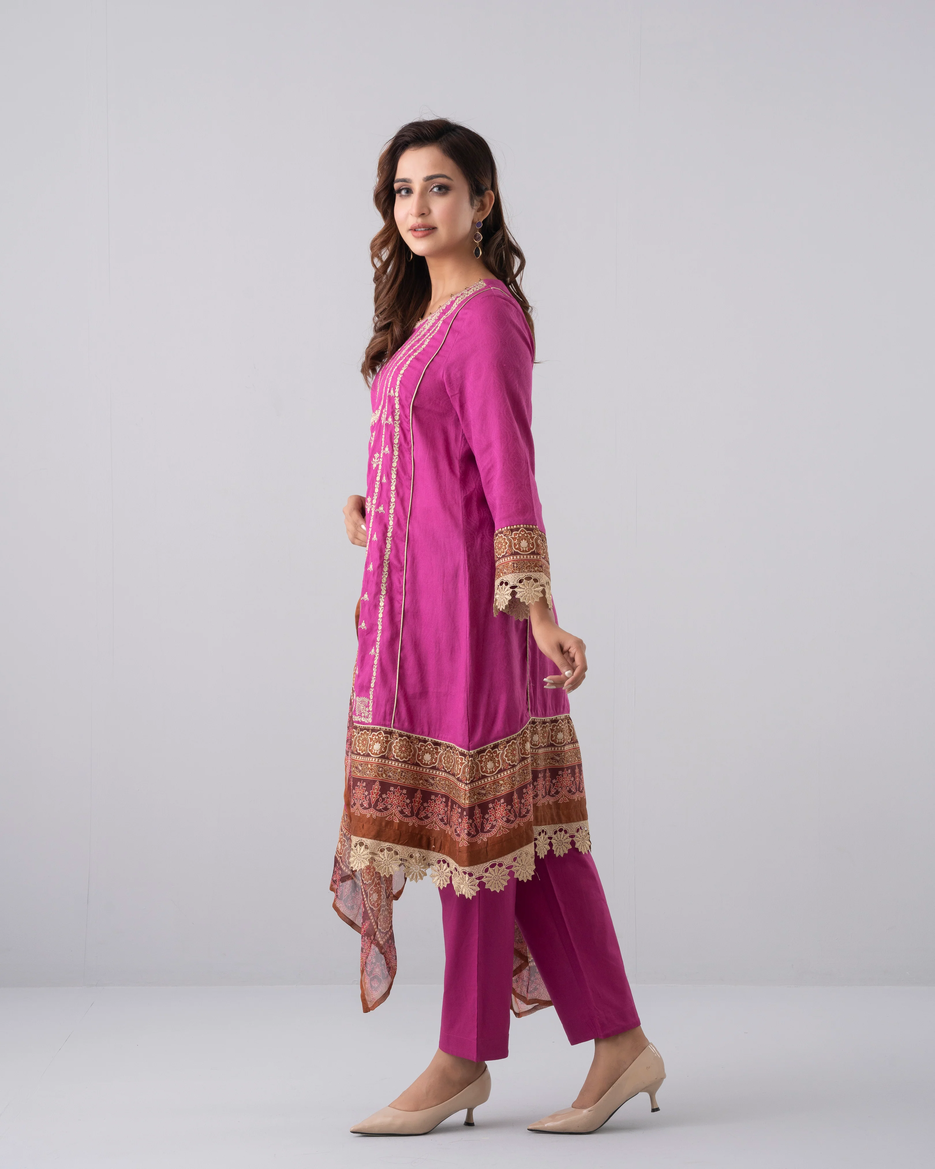 Smart Fit Embroidered Three-Piece Lawn with Chiffon Dupatta - Image 3