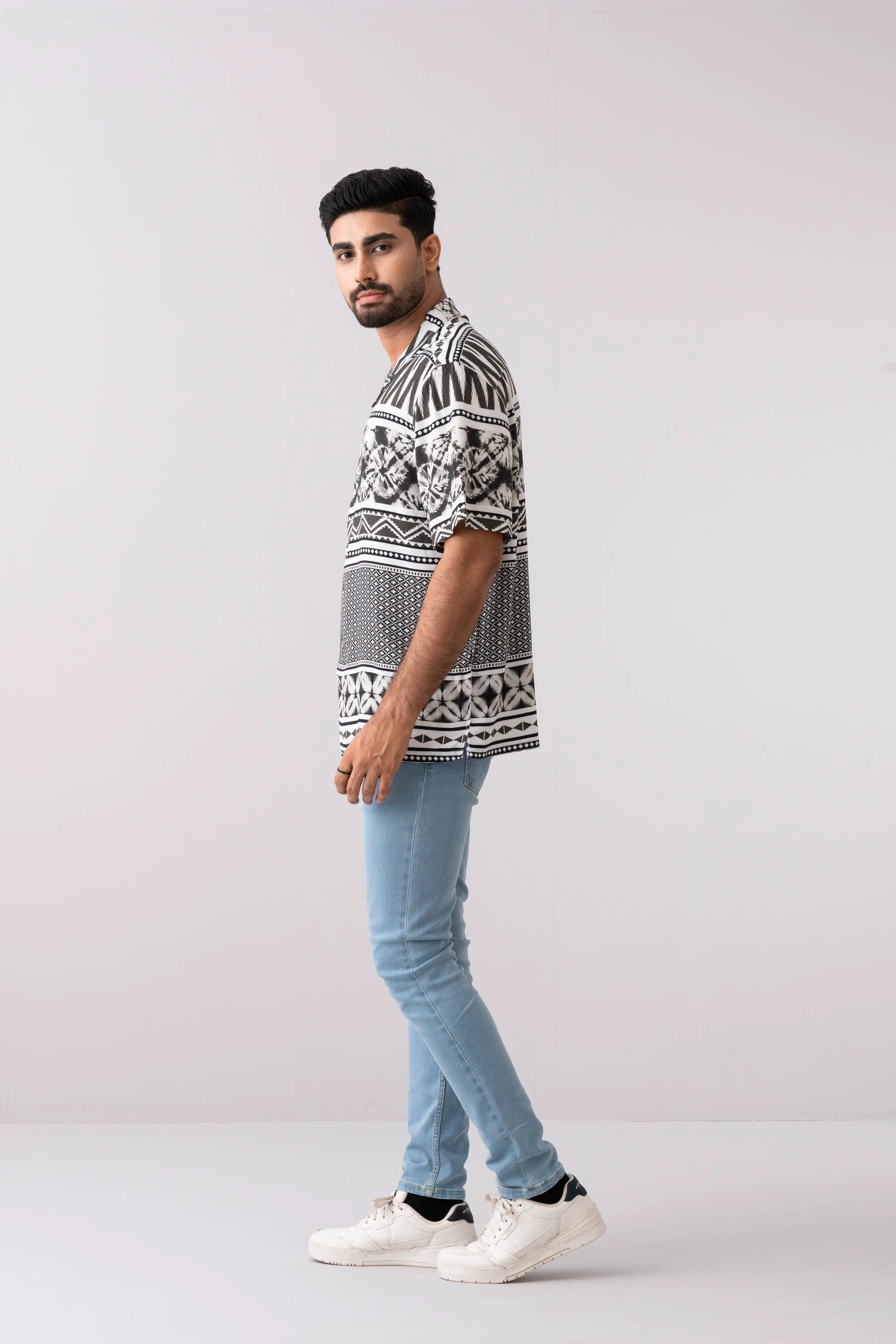 Boxy Fit Printed Casual Shirt - Image 3