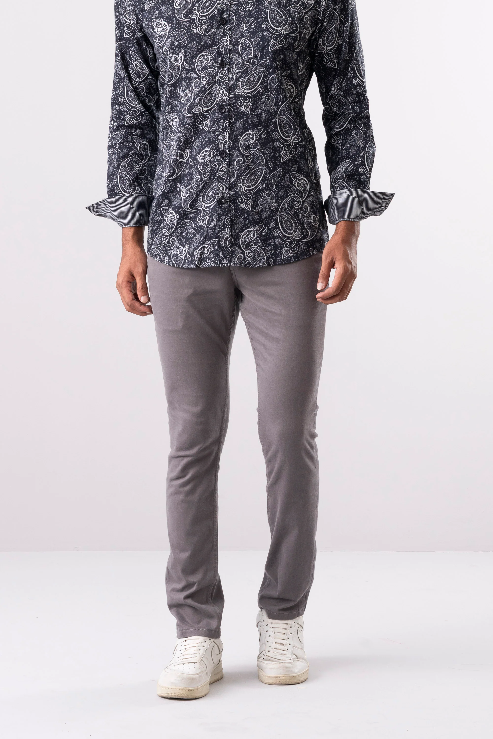 Skinny Fit Solid Chinos - Image 11