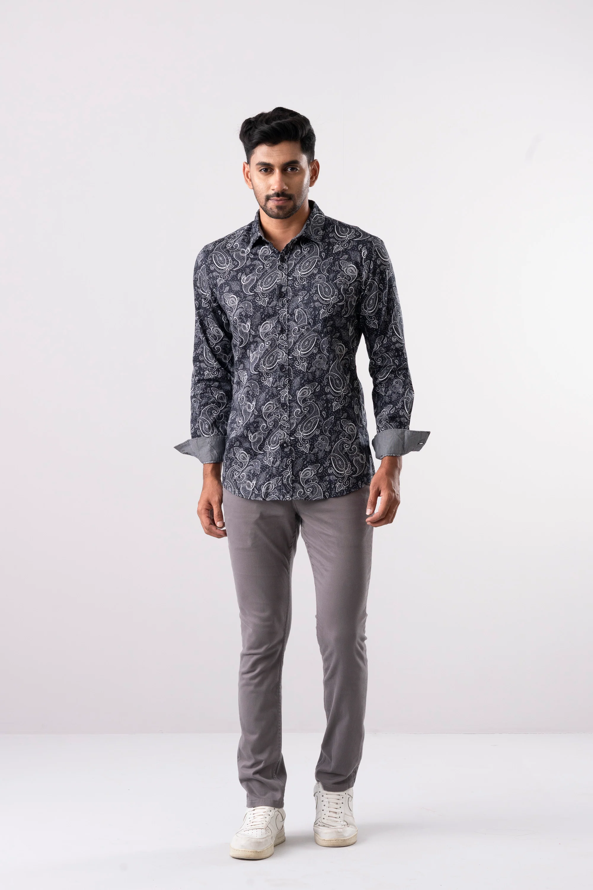Skinny Fit Solid Chinos - Image 12