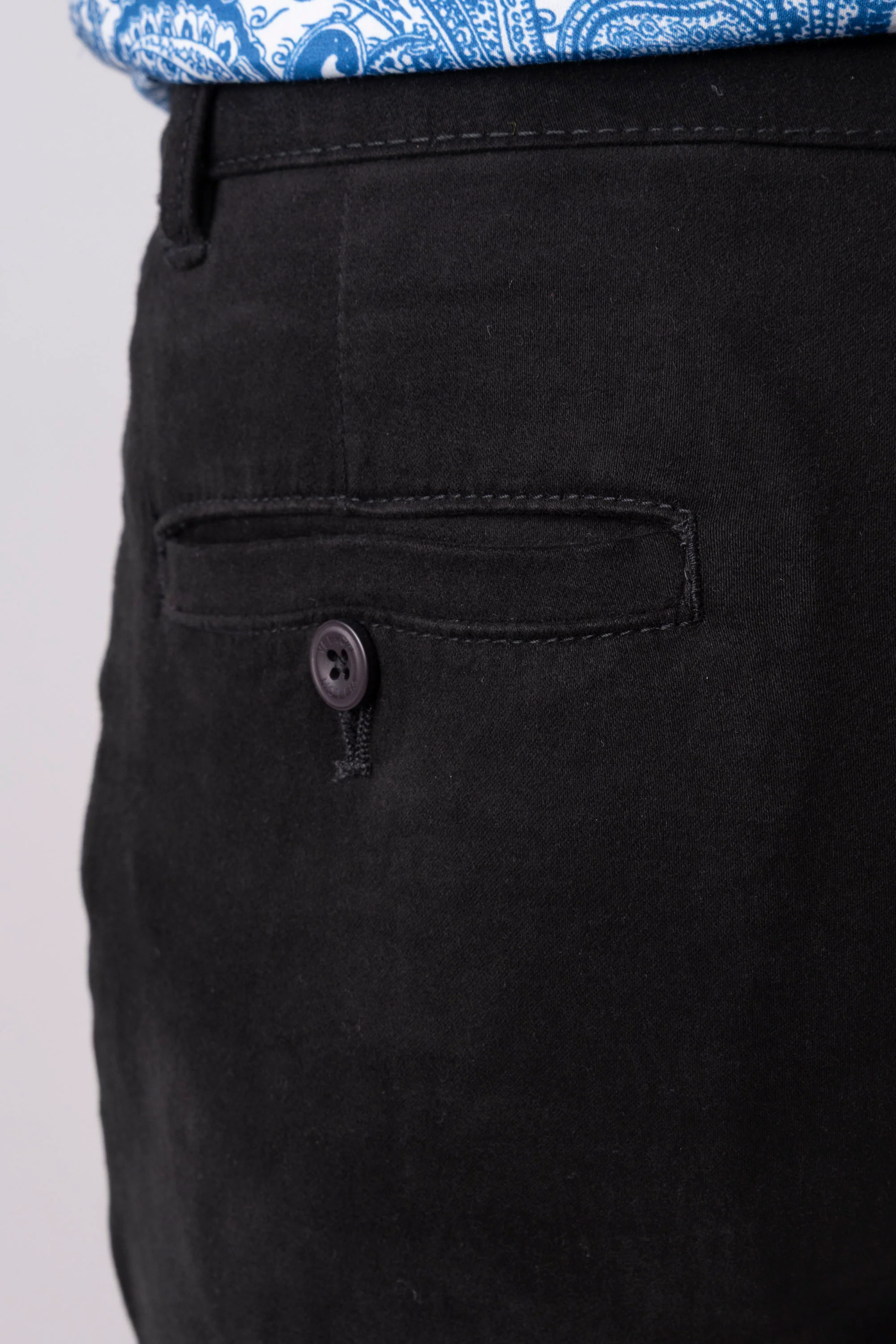 Skinny Fit Solid Chinos - Image 5