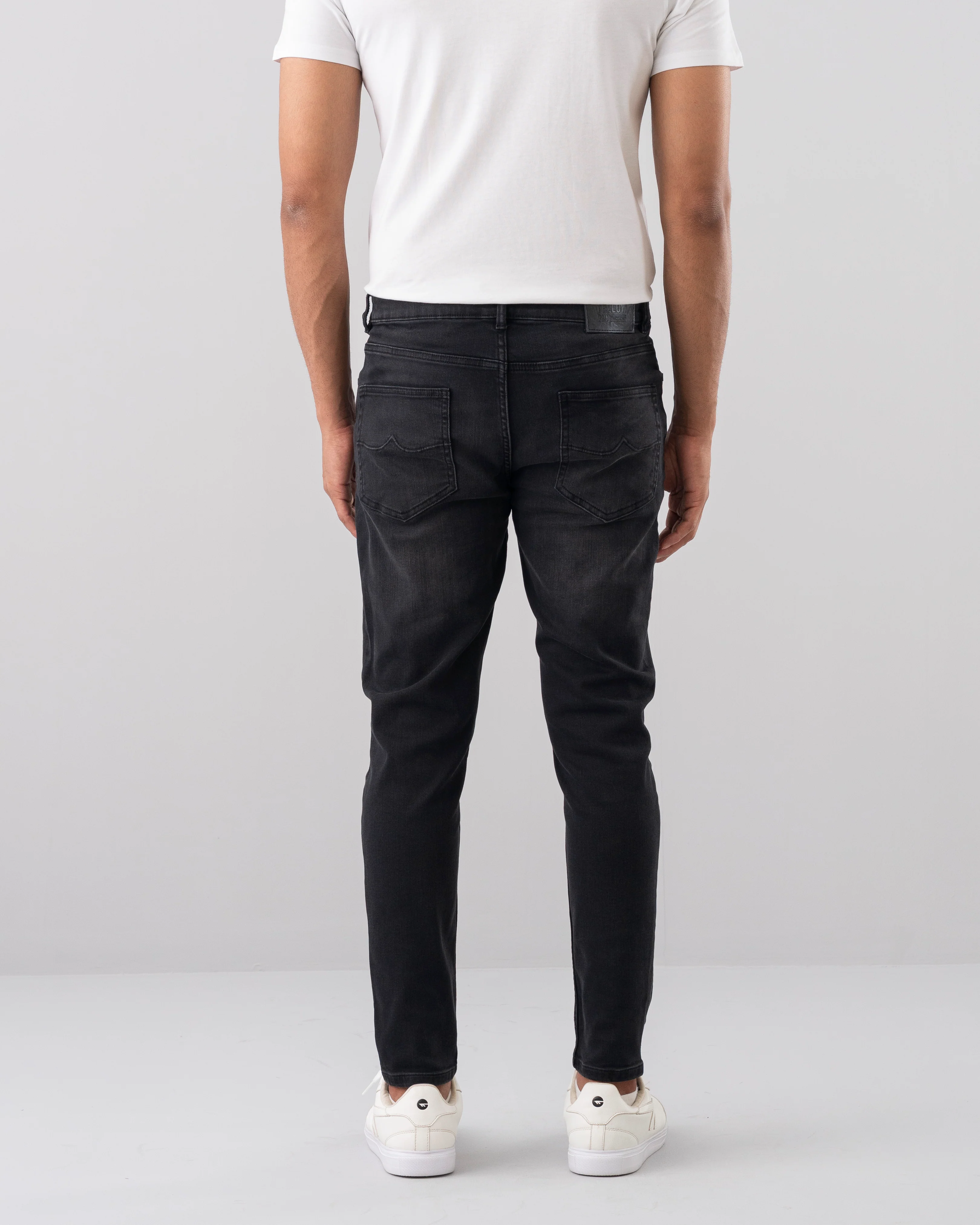 Carrot Fit Black Jeans - Image 4