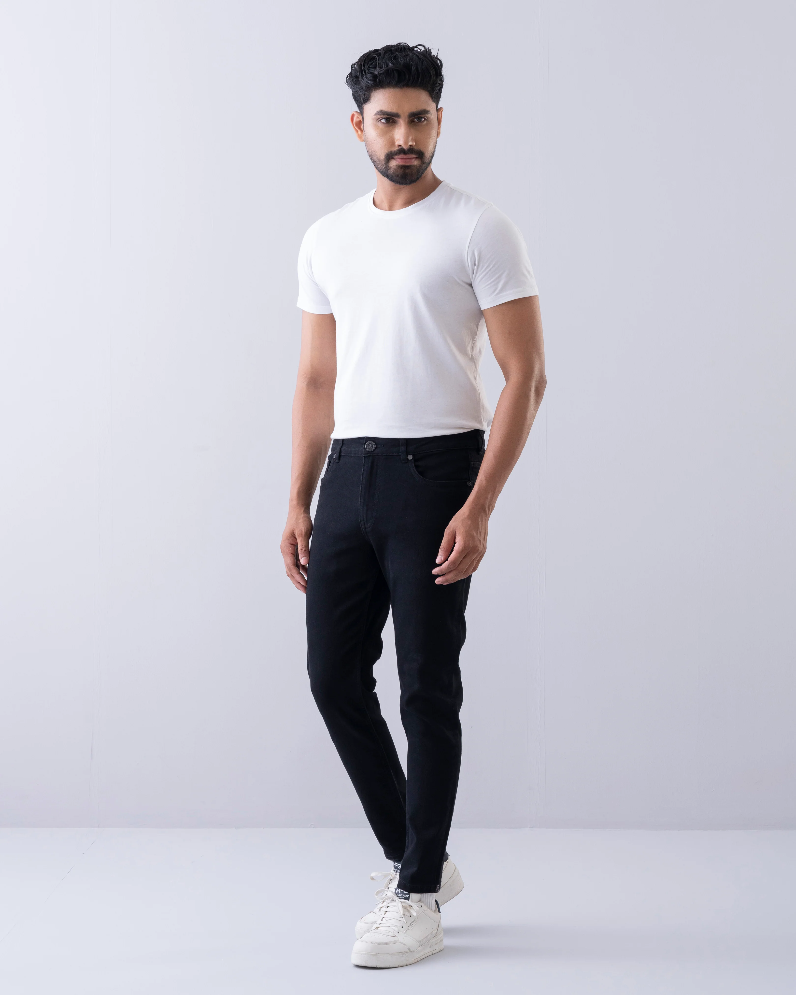 Carrot Fit CInder Jeans - Image 2
