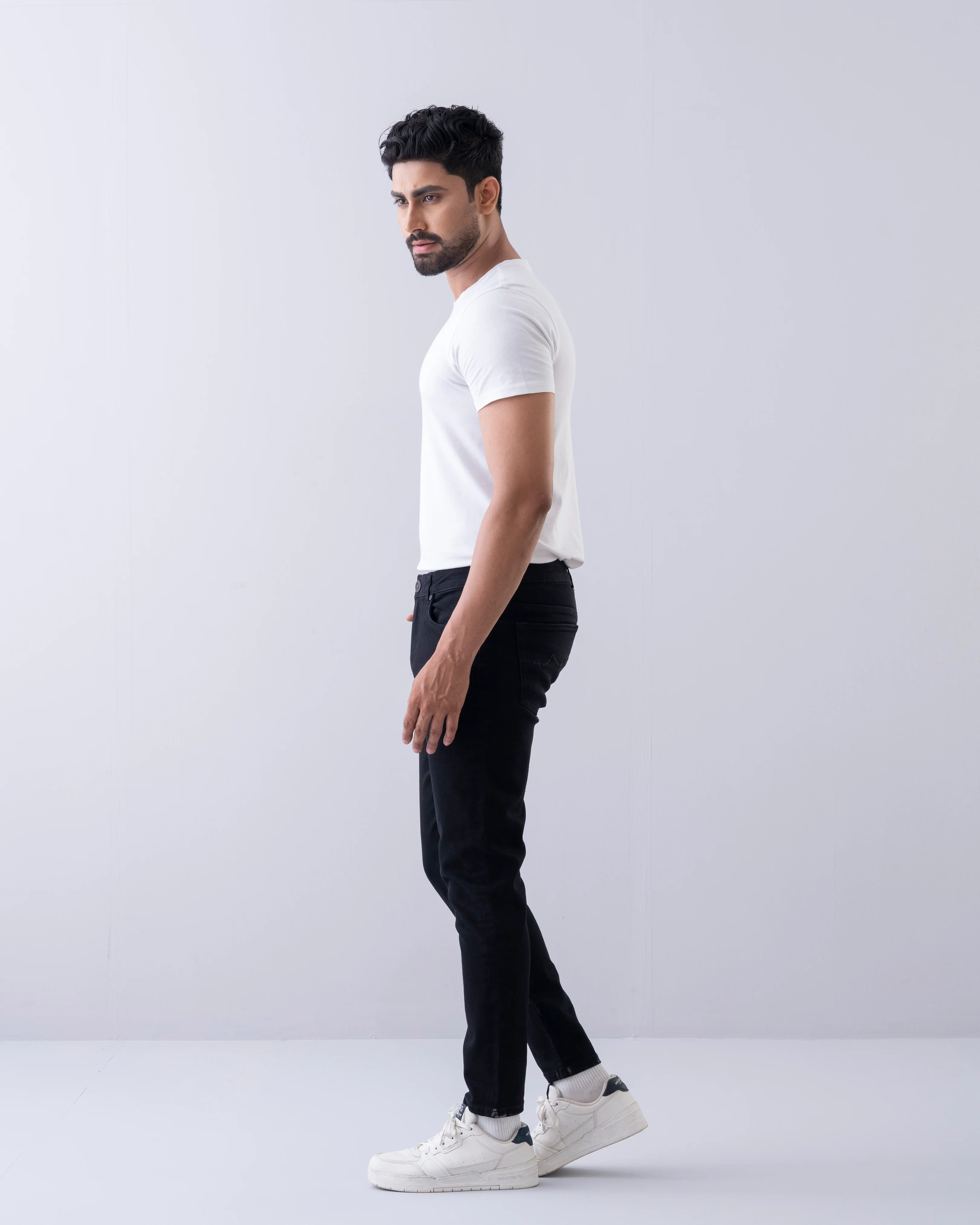 Carrot Fit CInder Jeans - Image 3