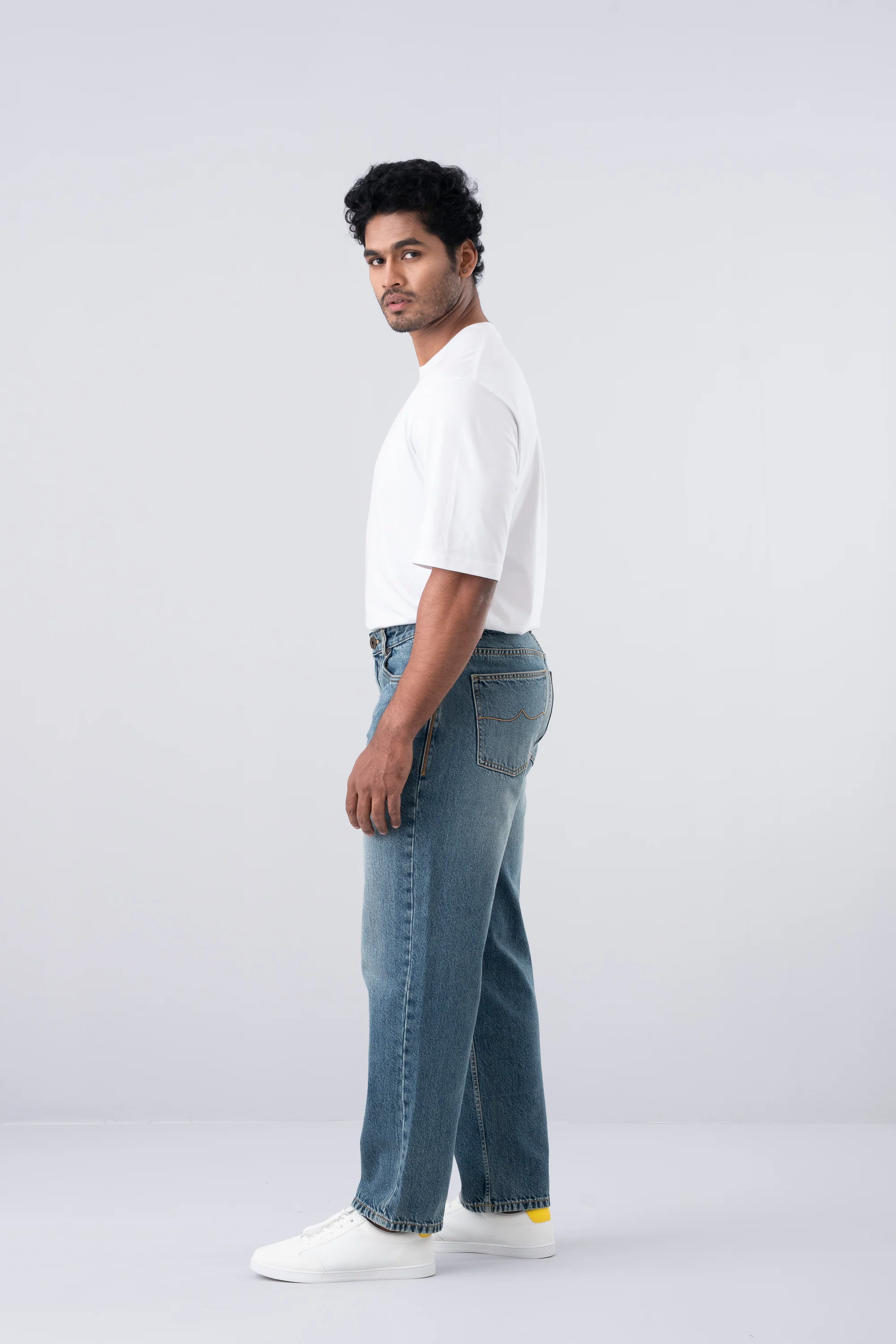 Baggy Fit Light Blue Jeans - Image 3