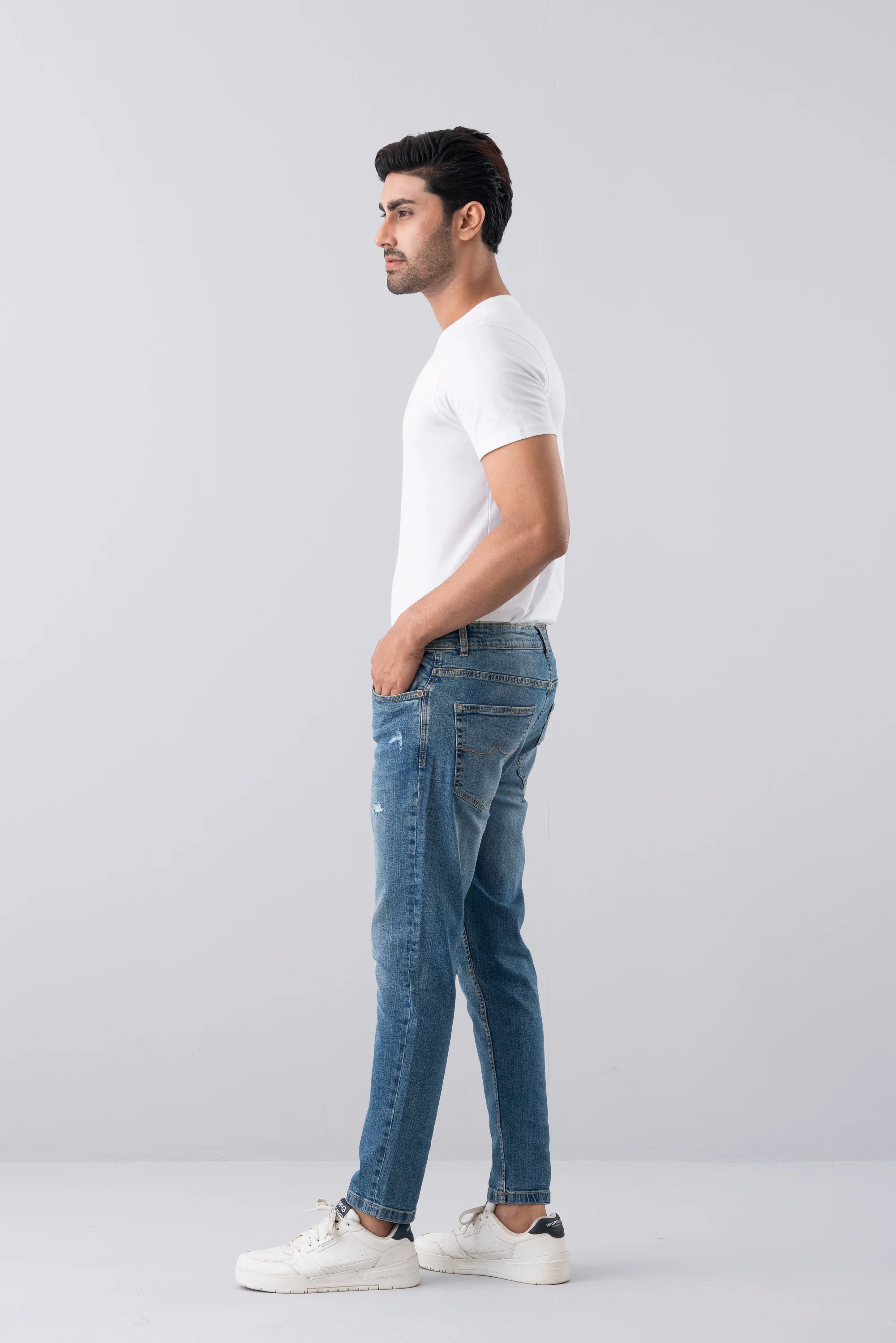 Carrot Fit Blue Jeans - Image 3