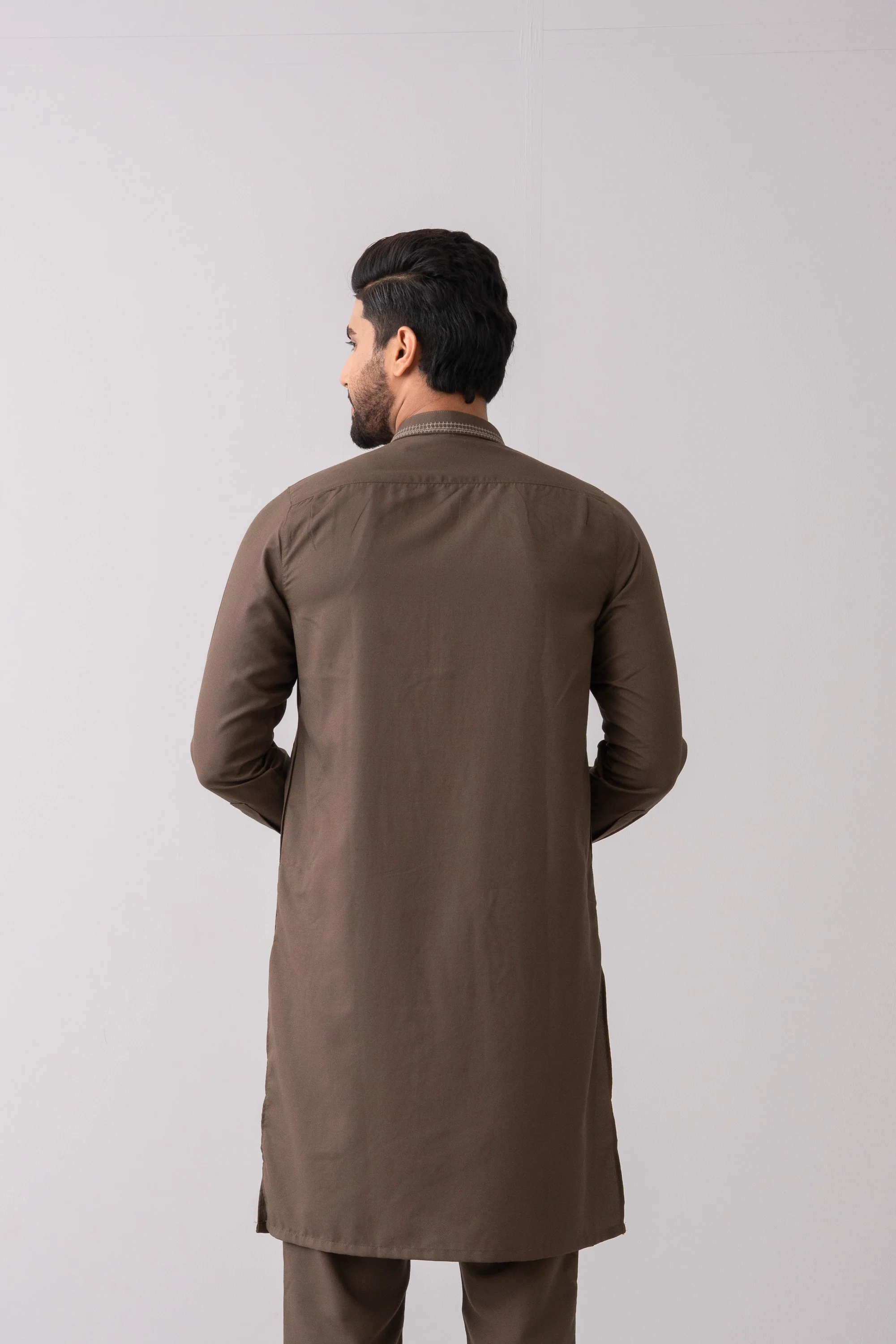 Regular Fit Embroidered Semi-Formal Ethnic Kurta Set - Image 10