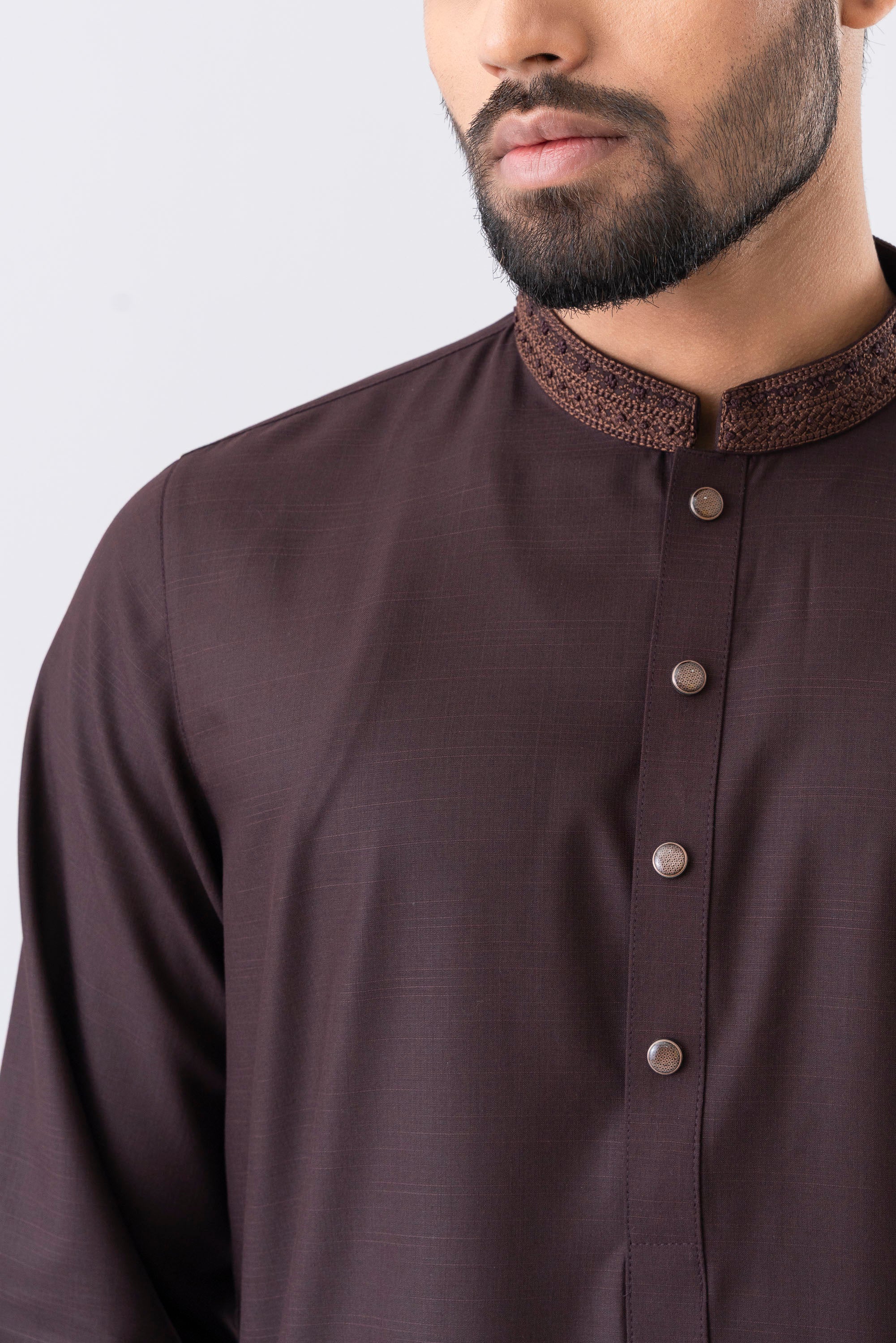 Regular Fit Embroidered Formal Ethnic Kurta Set - Image 11