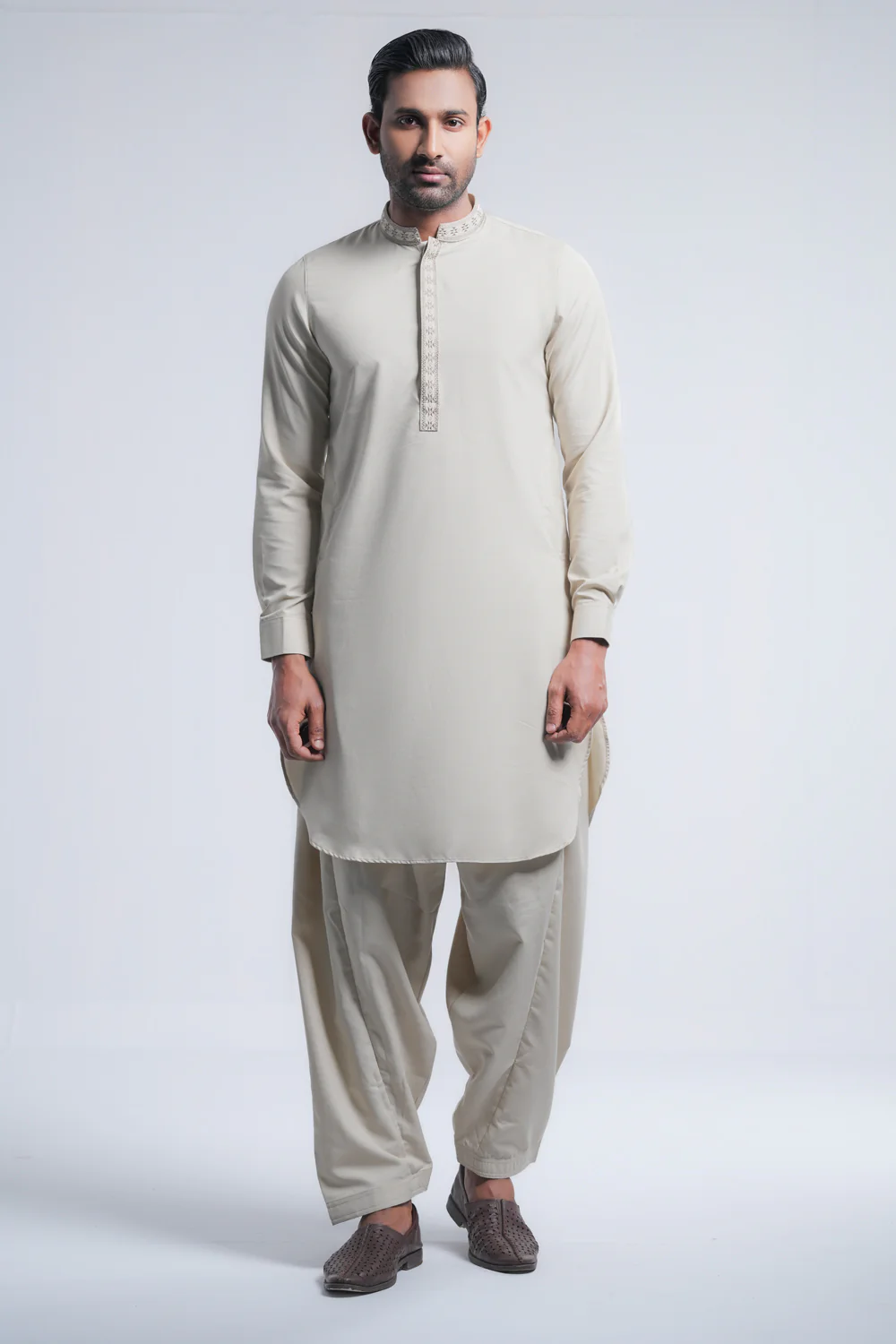 Regular Fit Embroidered Semi-Formal Kabli Set - Image 11