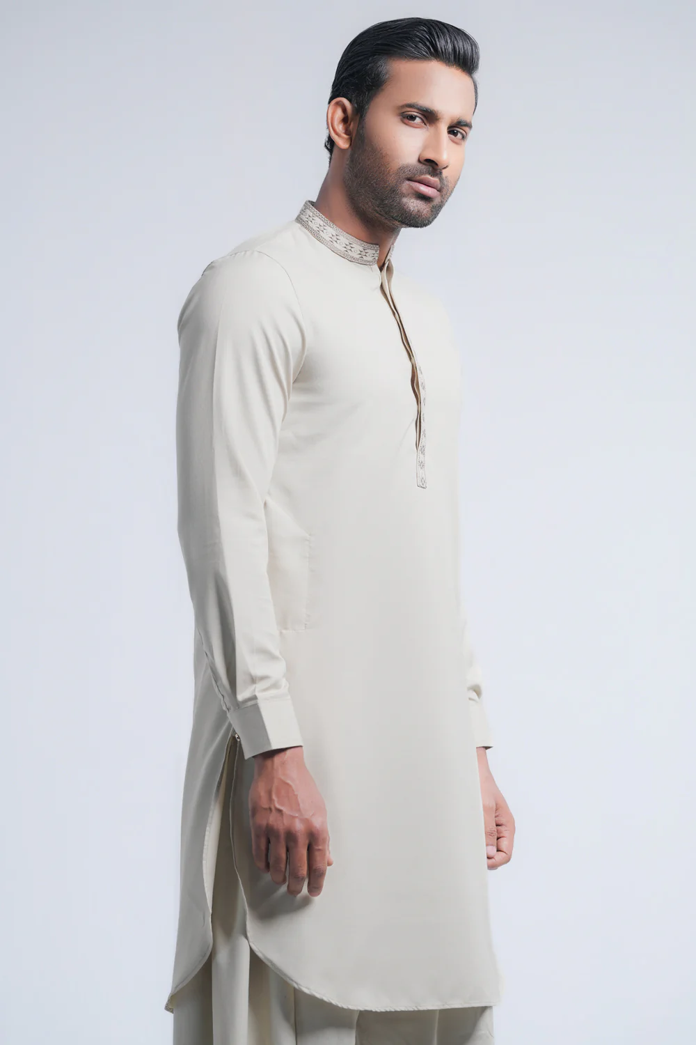 Regular Fit Embroidered Semi-Formal Kabli Set - Image 12