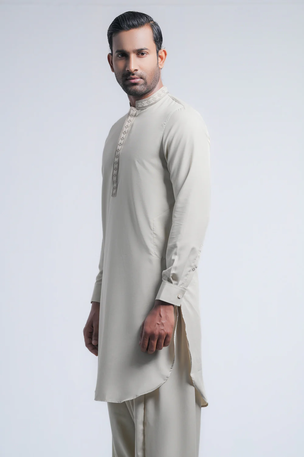 Regular Fit Embroidered Semi-Formal Kabli Set - Image 13