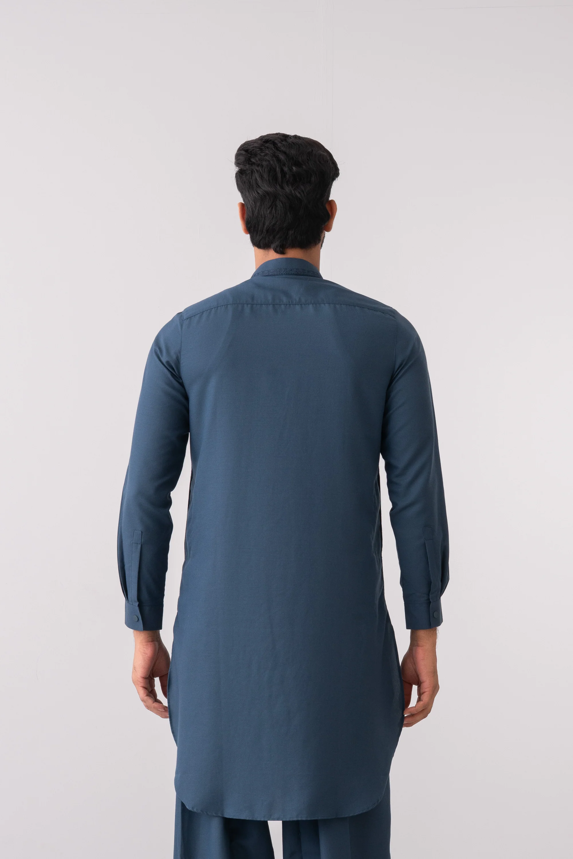 Regular Fit Embroidered Formal Kabli Set - Image 4