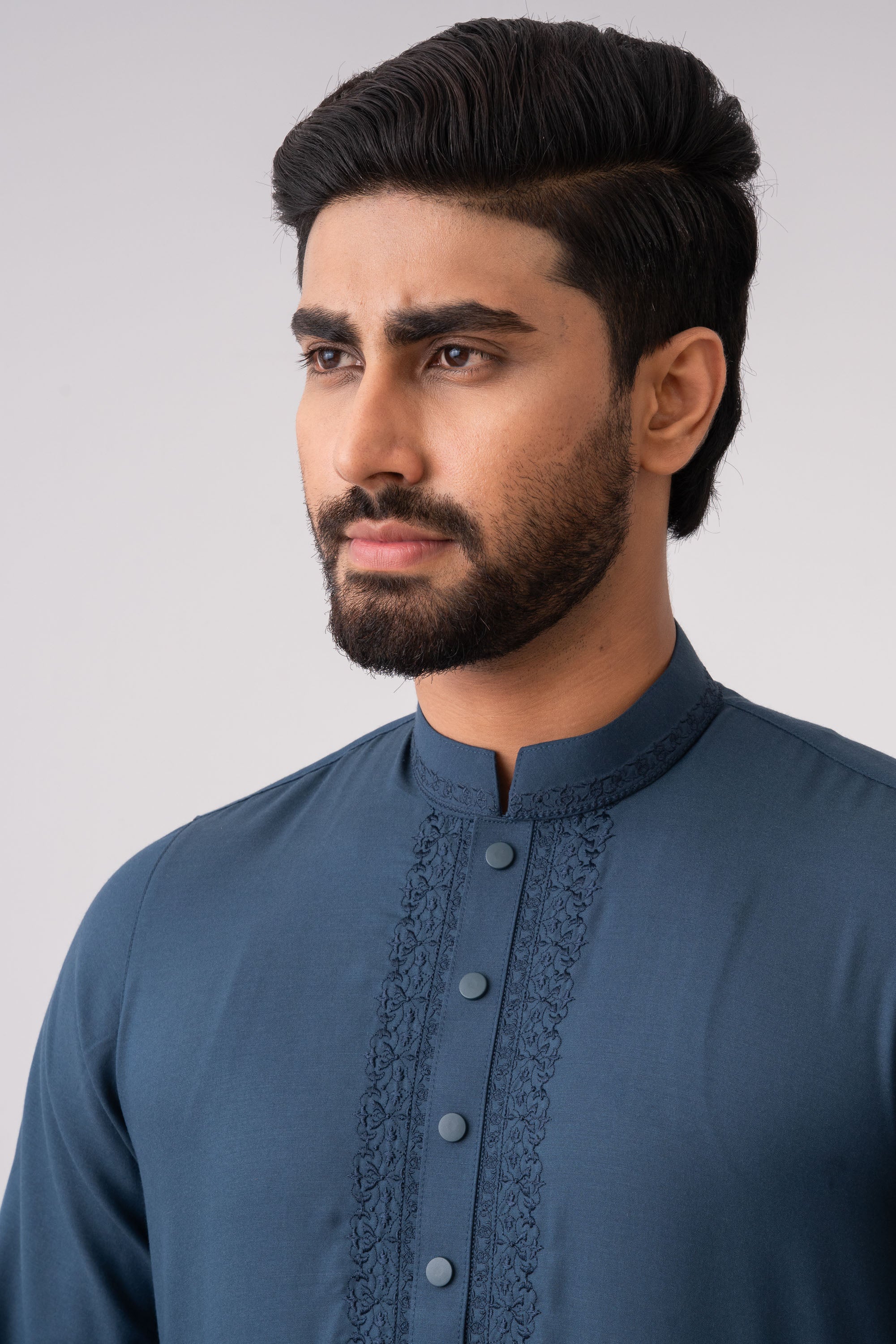 Regular Fit Embroidered Formal Kabli Set - Image 5