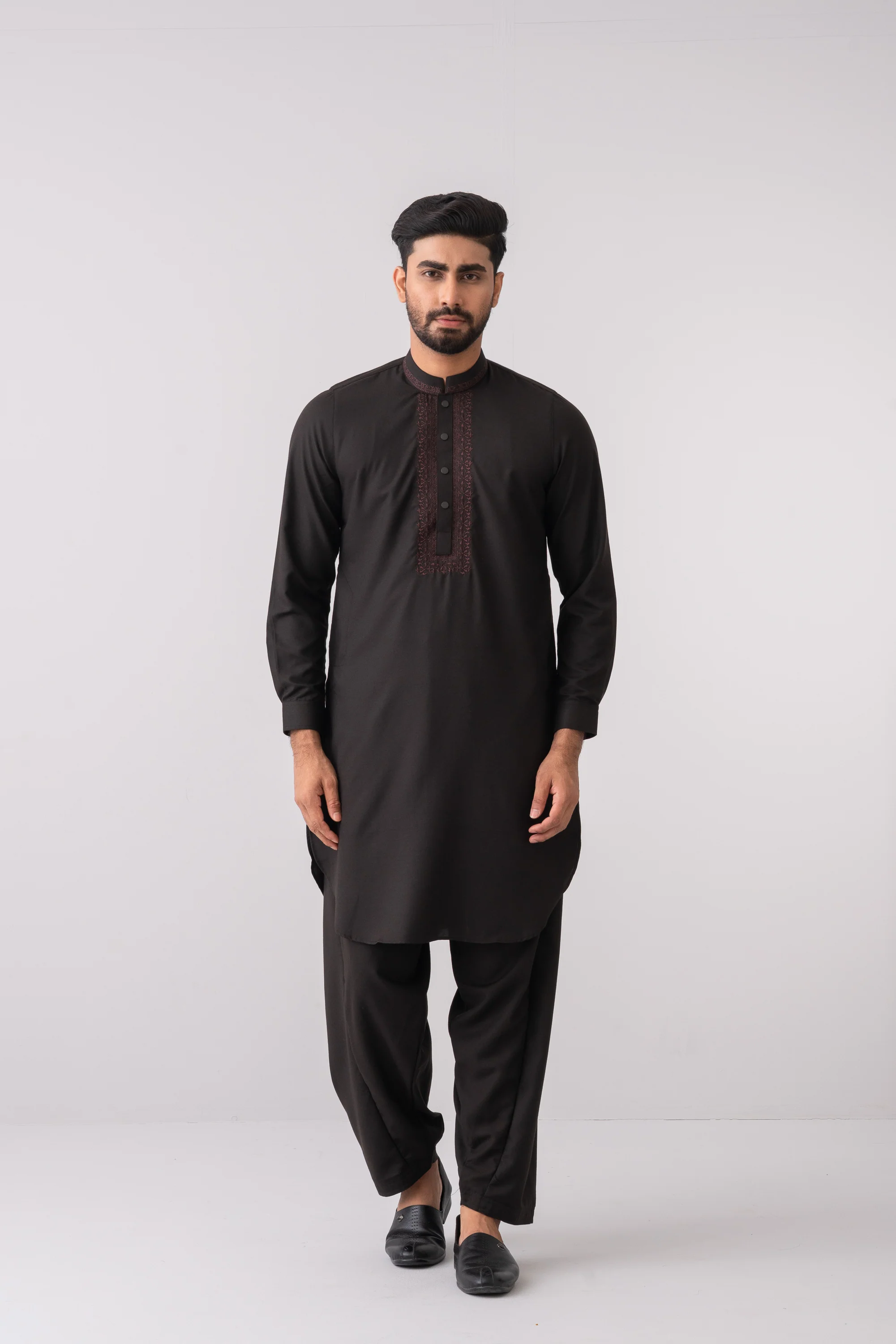 Regular Fit Embroidered Formal Kabli Set - Image 6