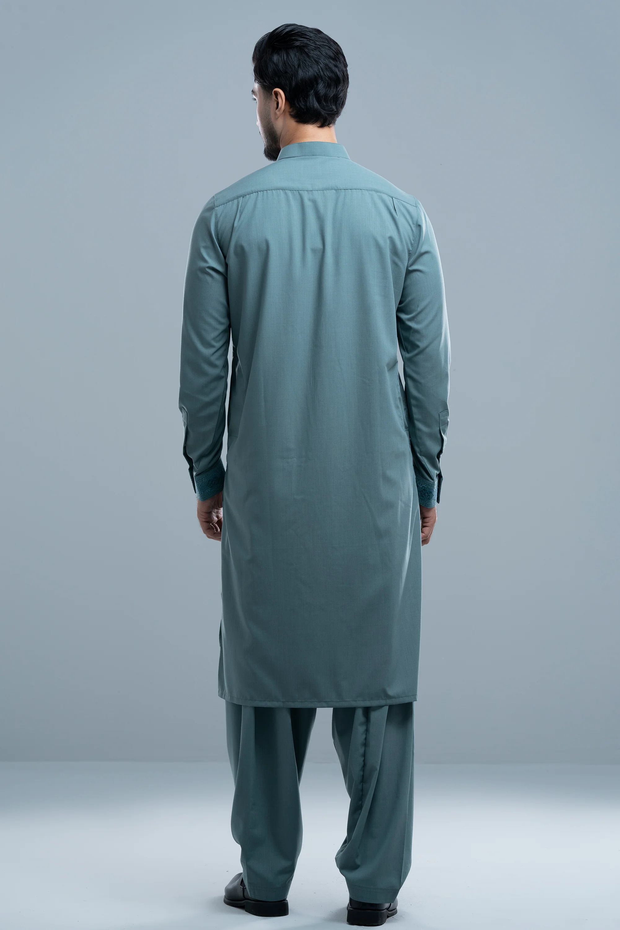 Regular Fit Embroidered Formal Kabli Set - Image 4