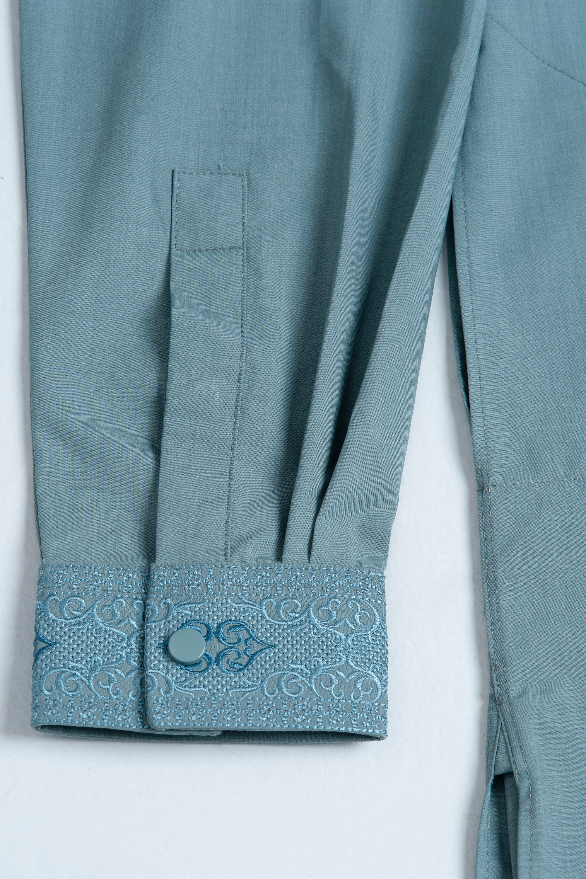 Regular Fit Embroidered Formal Kabli Set - Image 6