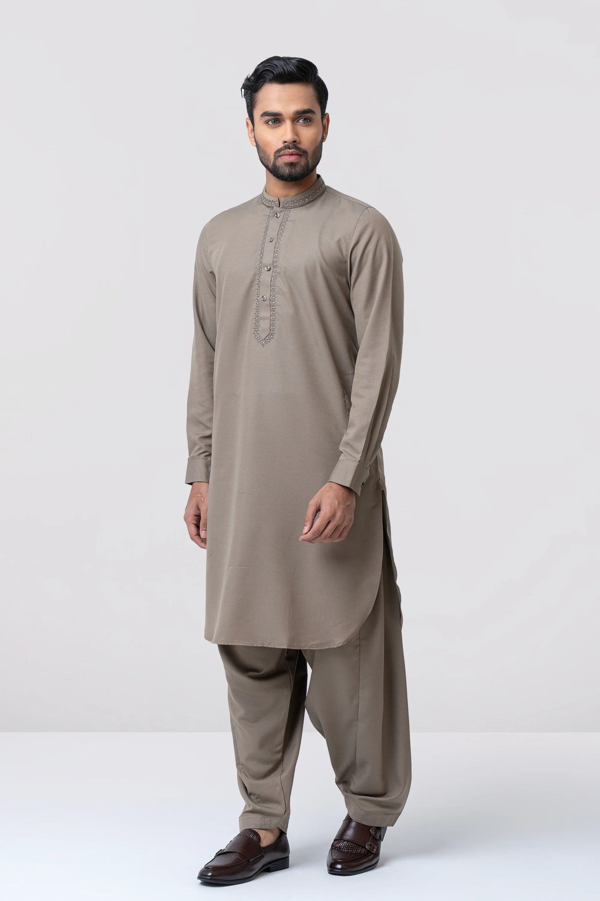 Regular Fit Embroidered Semi-Formal Kabli Set