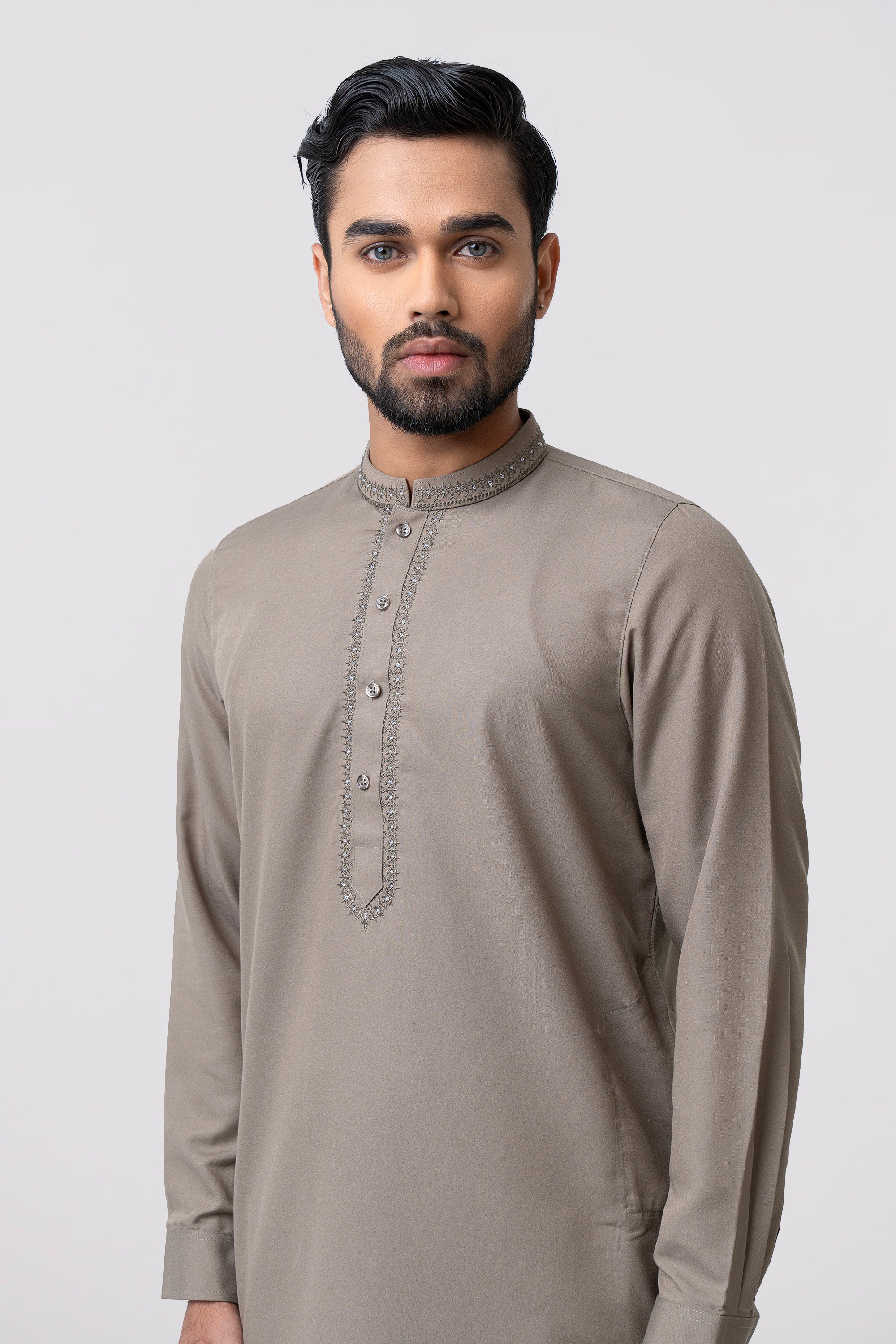 Regular Fit Embroidered Semi-Formal Kabli Set - Image 2