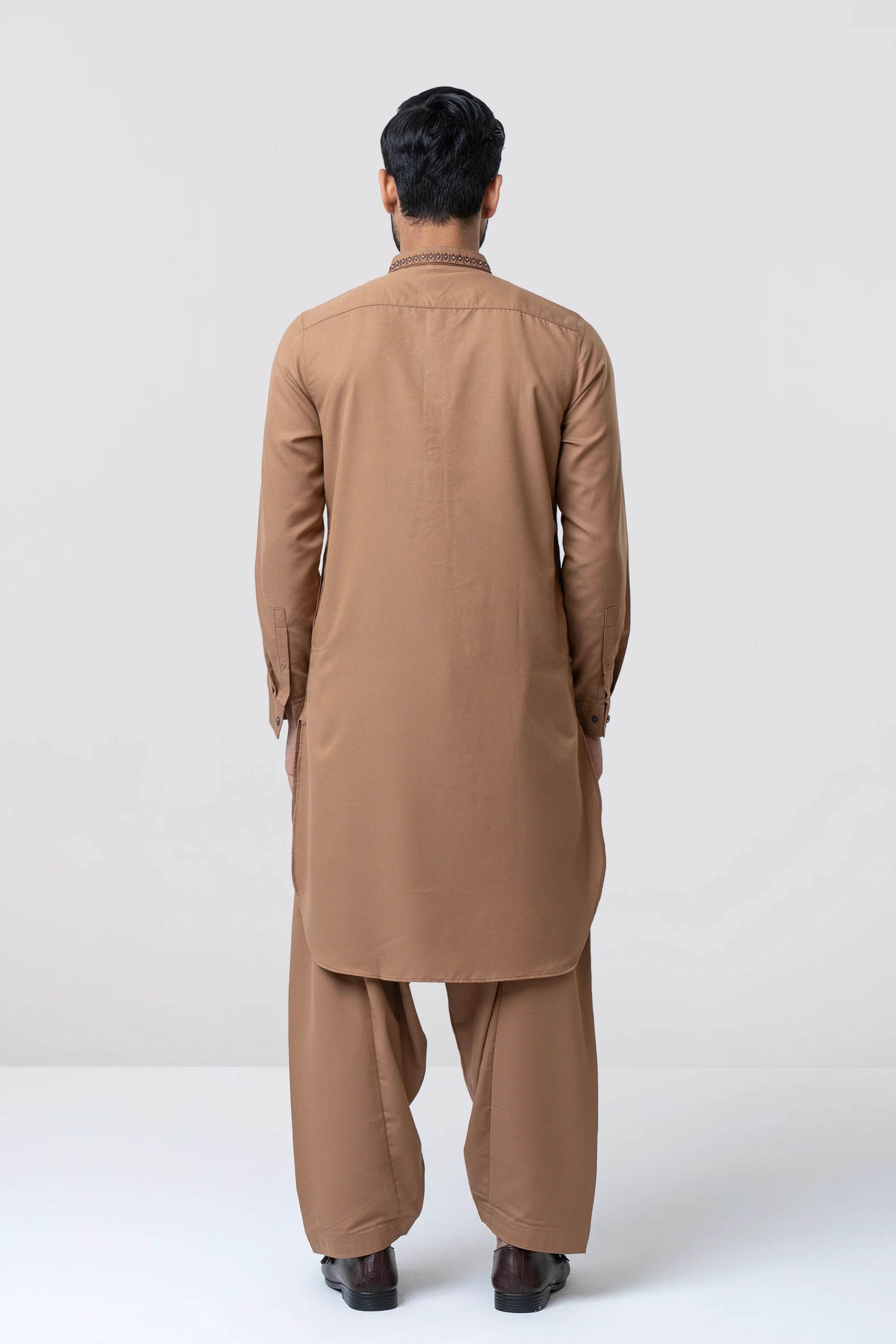 Regular Fit Embroidered Semi-Formal Kabli Set - Image 9