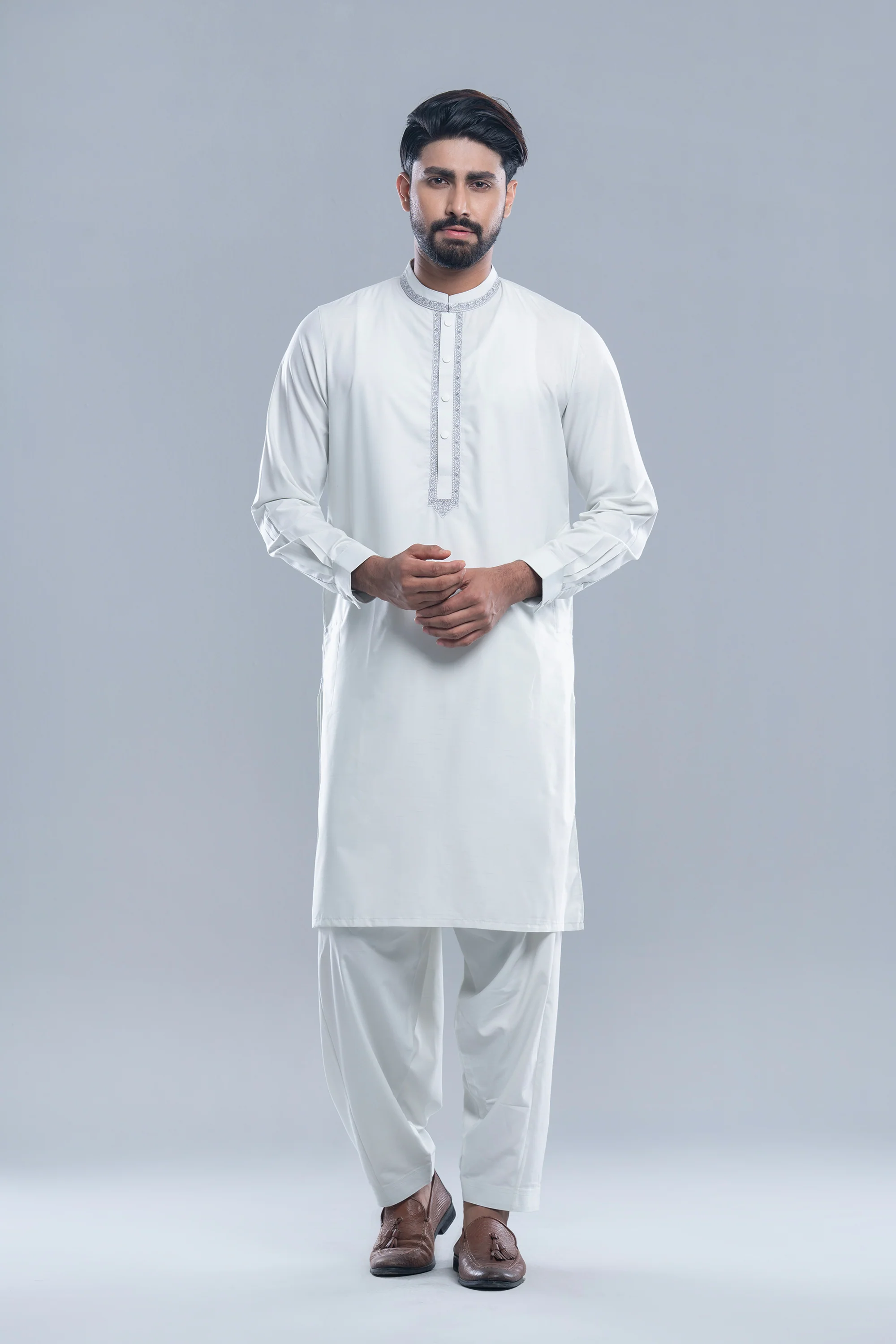 Regular Fit Embroidered Formal Kabli Set - Image 11