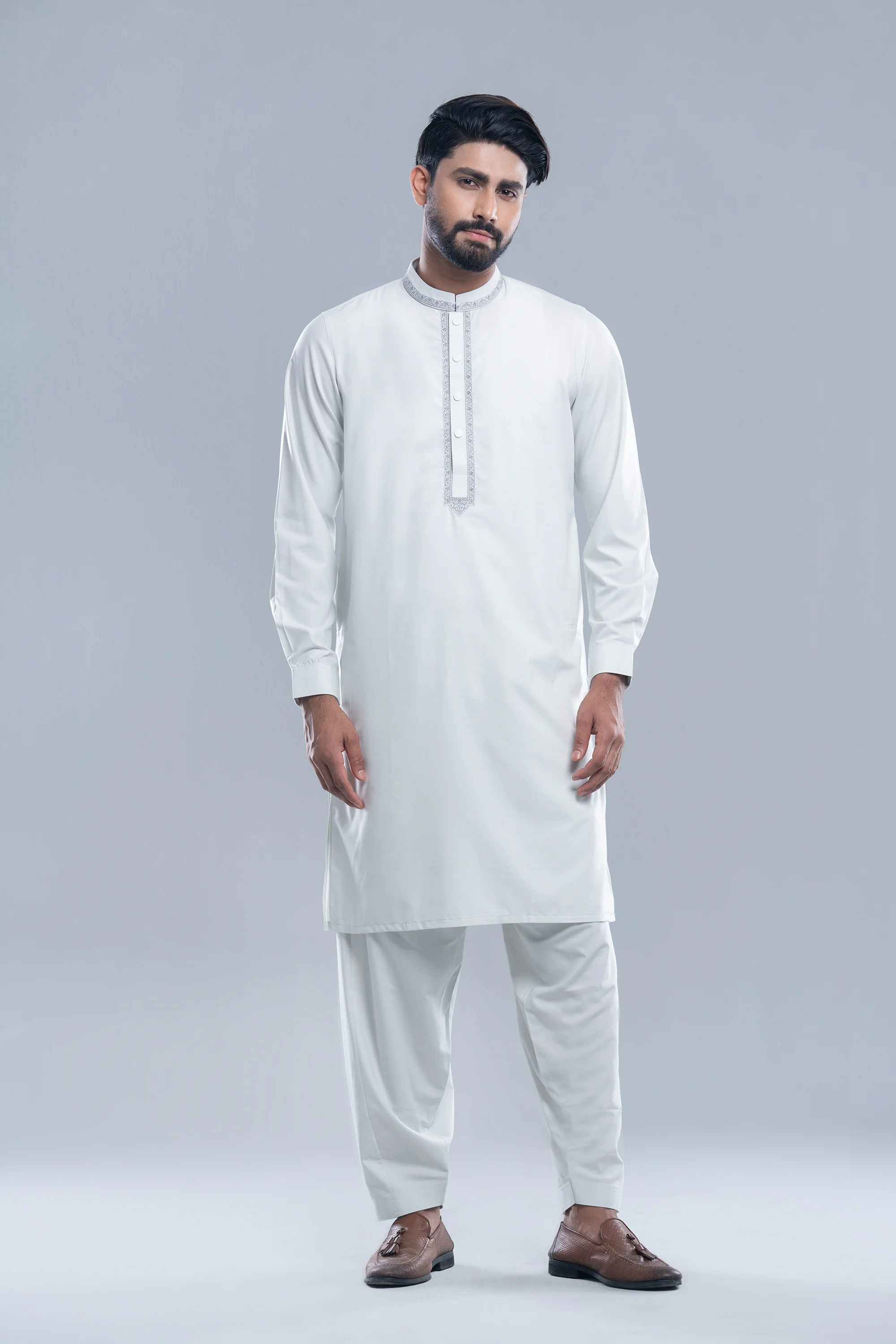 Regular Fit Embroidered Formal Kabli Set - Image 12