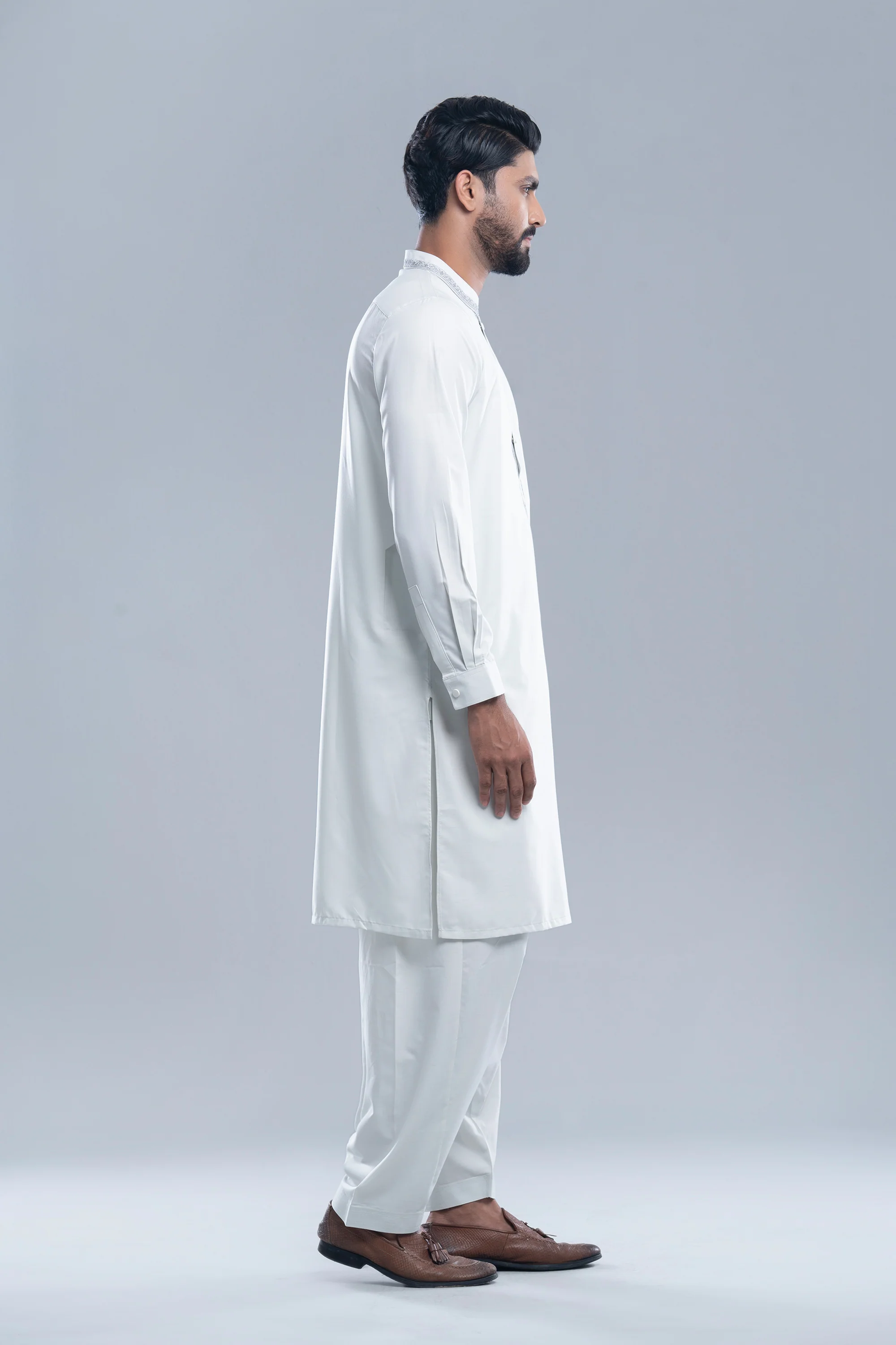 Regular Fit Embroidered Formal Kabli Set - Image 13