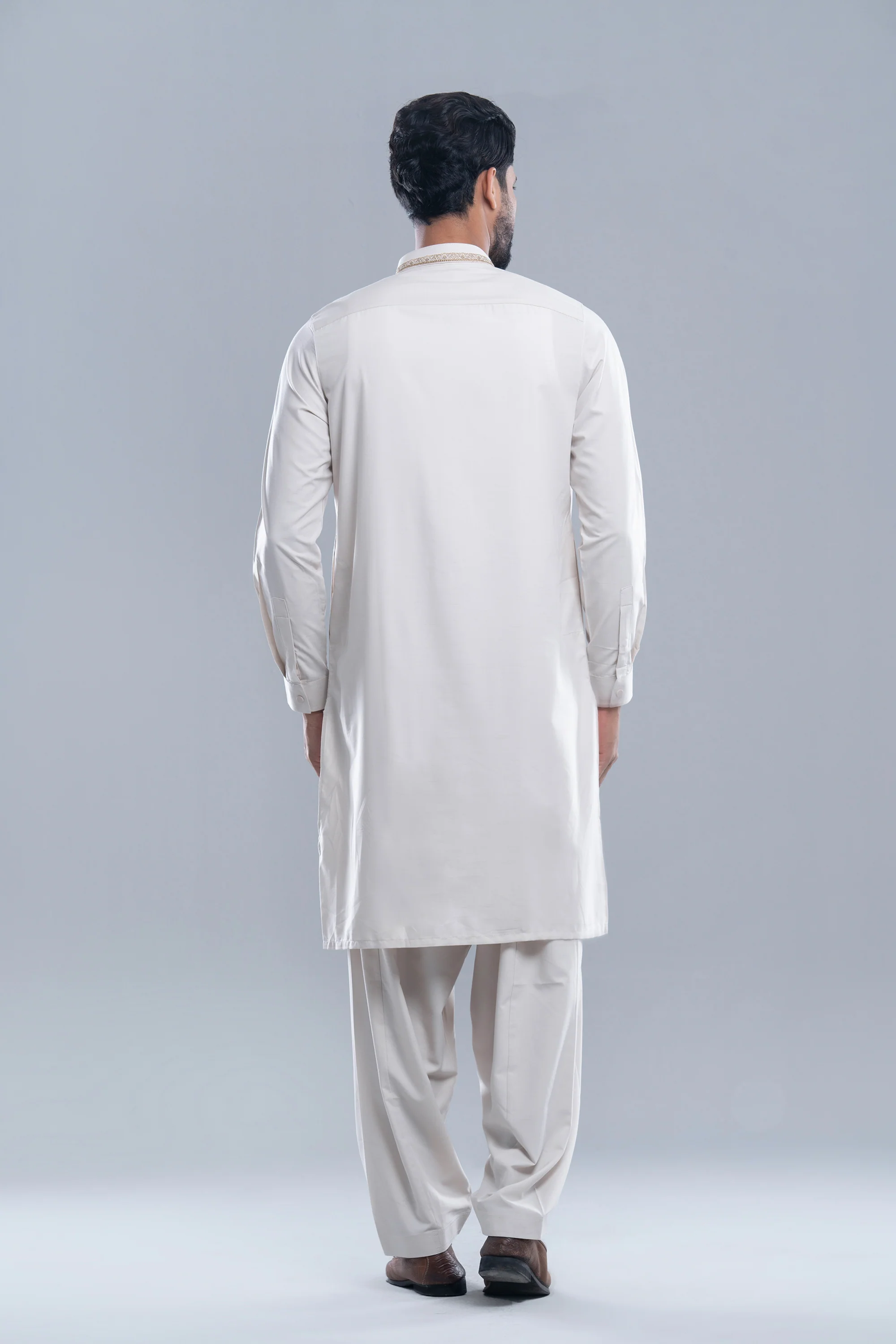 Regular Fit Embroidered Formal Kabli Set - Image 6