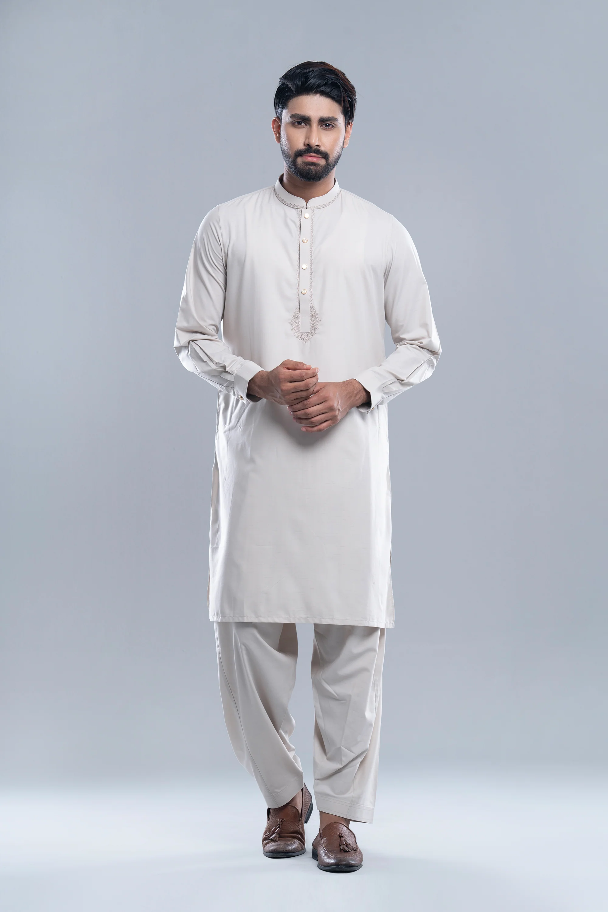 Regular Fit Embroidered Formal Kabli Set - Image 11