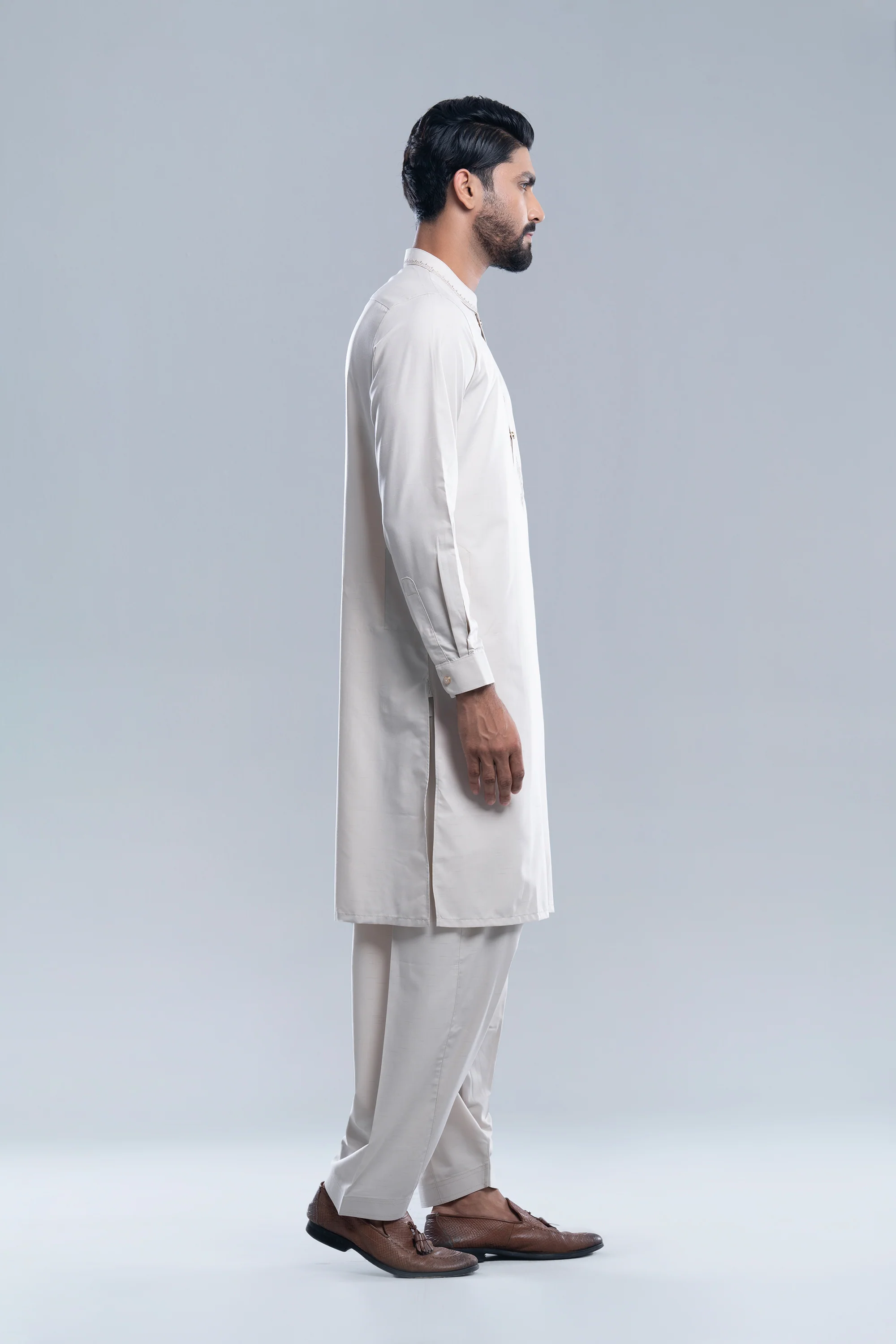 Regular Fit Embroidered Formal Kabli Set - Image 12