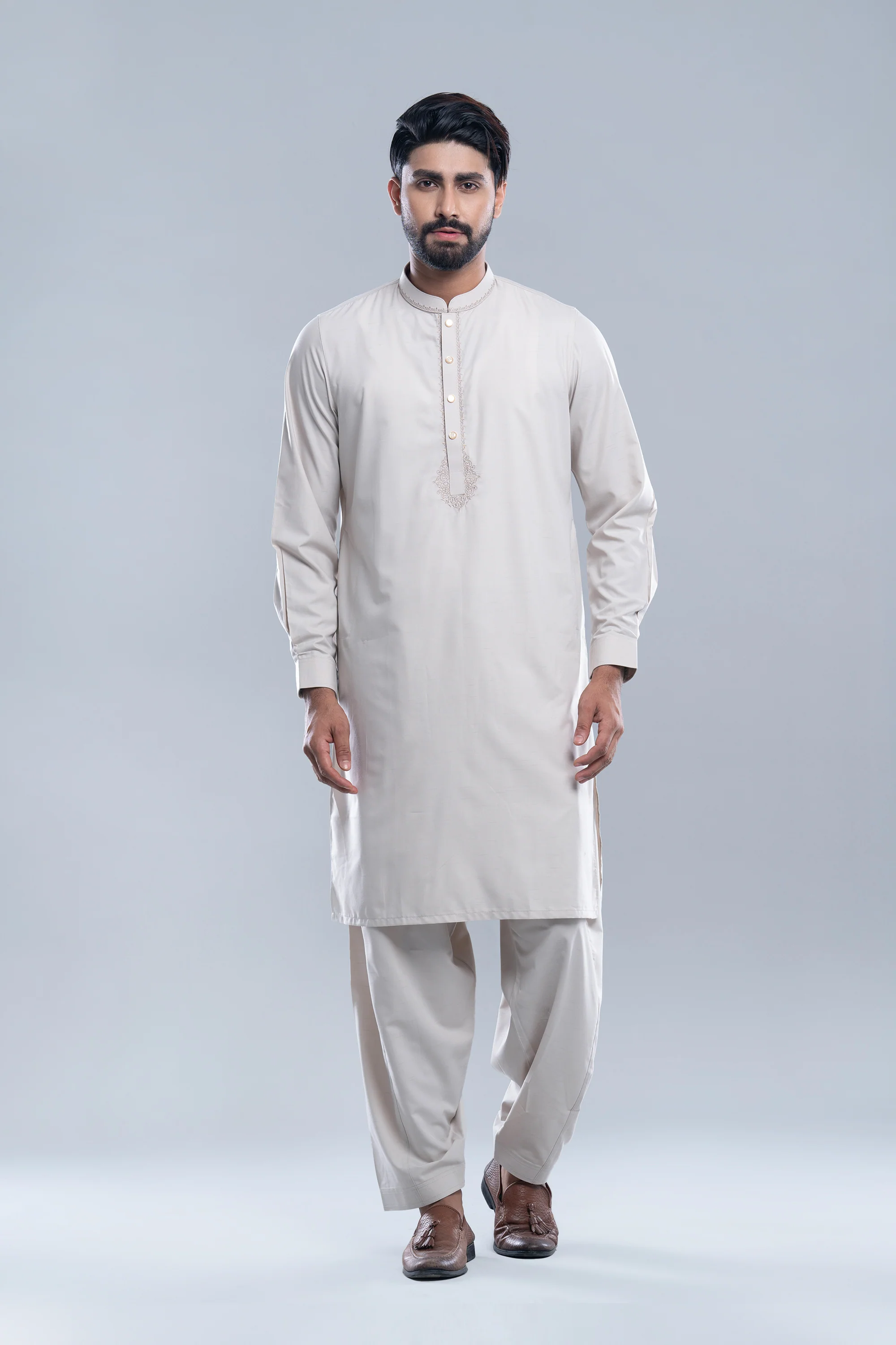 Regular Fit Embroidered Formal Kabli Set - Image 14