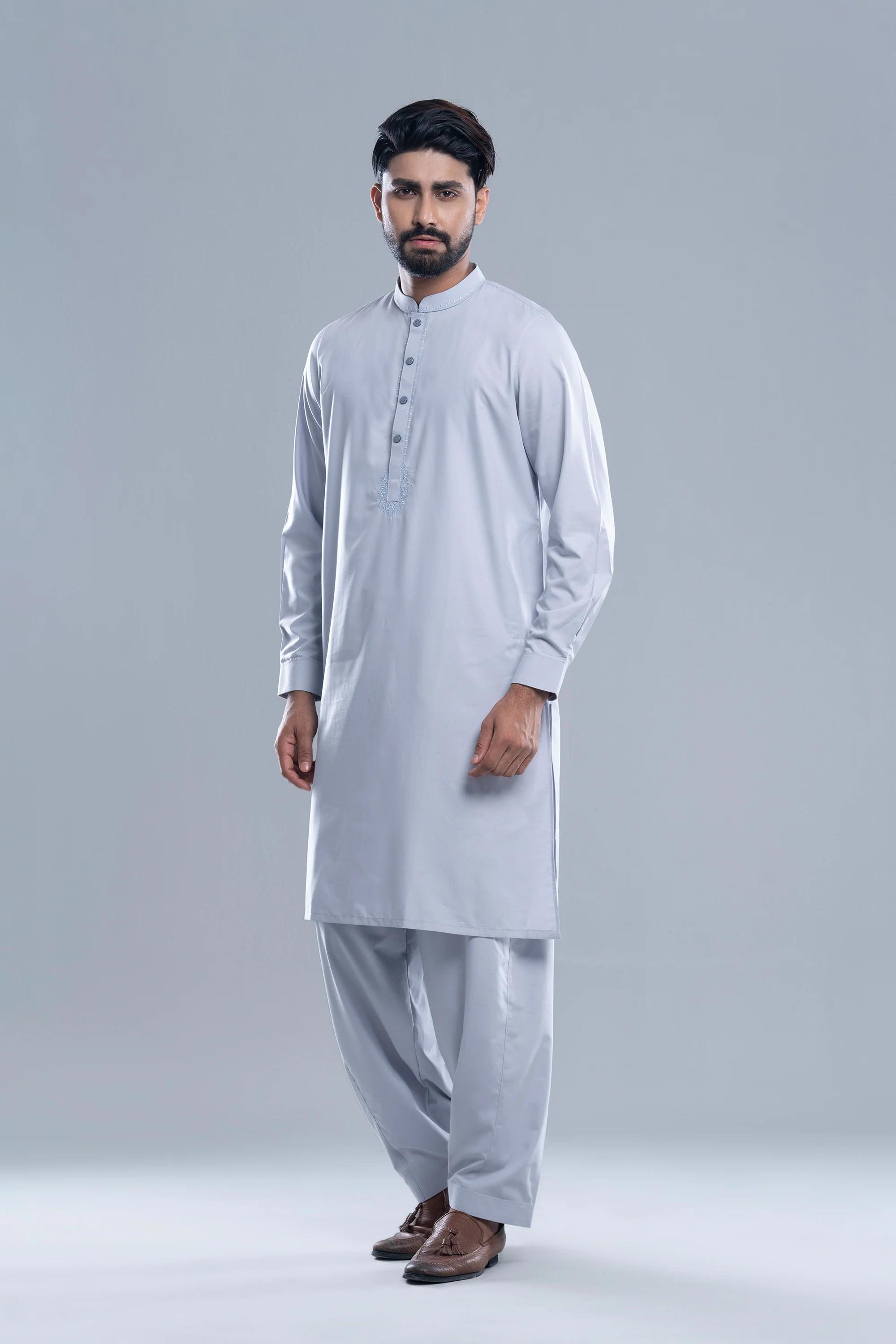 Regular Fit Embroidered Formal Kabli Set - Image 6