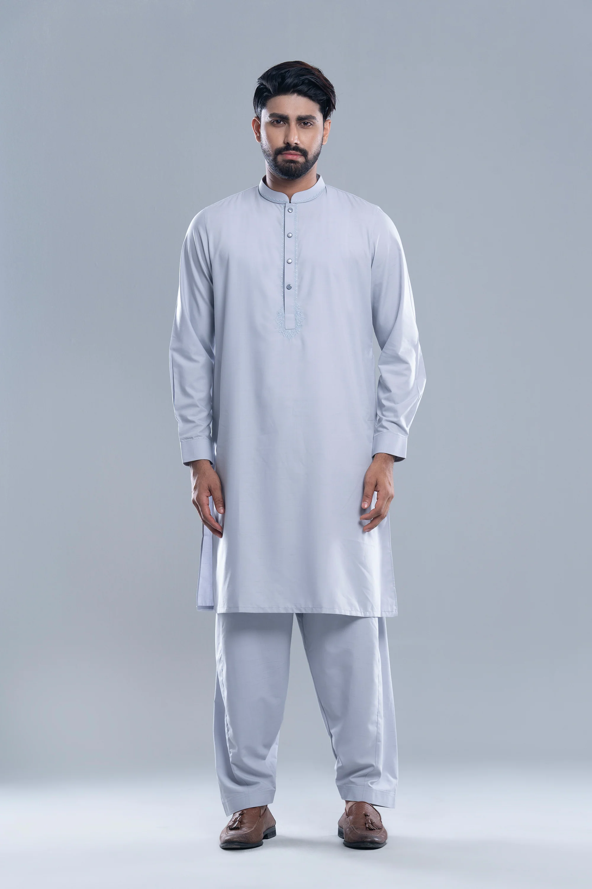 Regular Fit Embroidered Formal Kabli Set - Image 7
