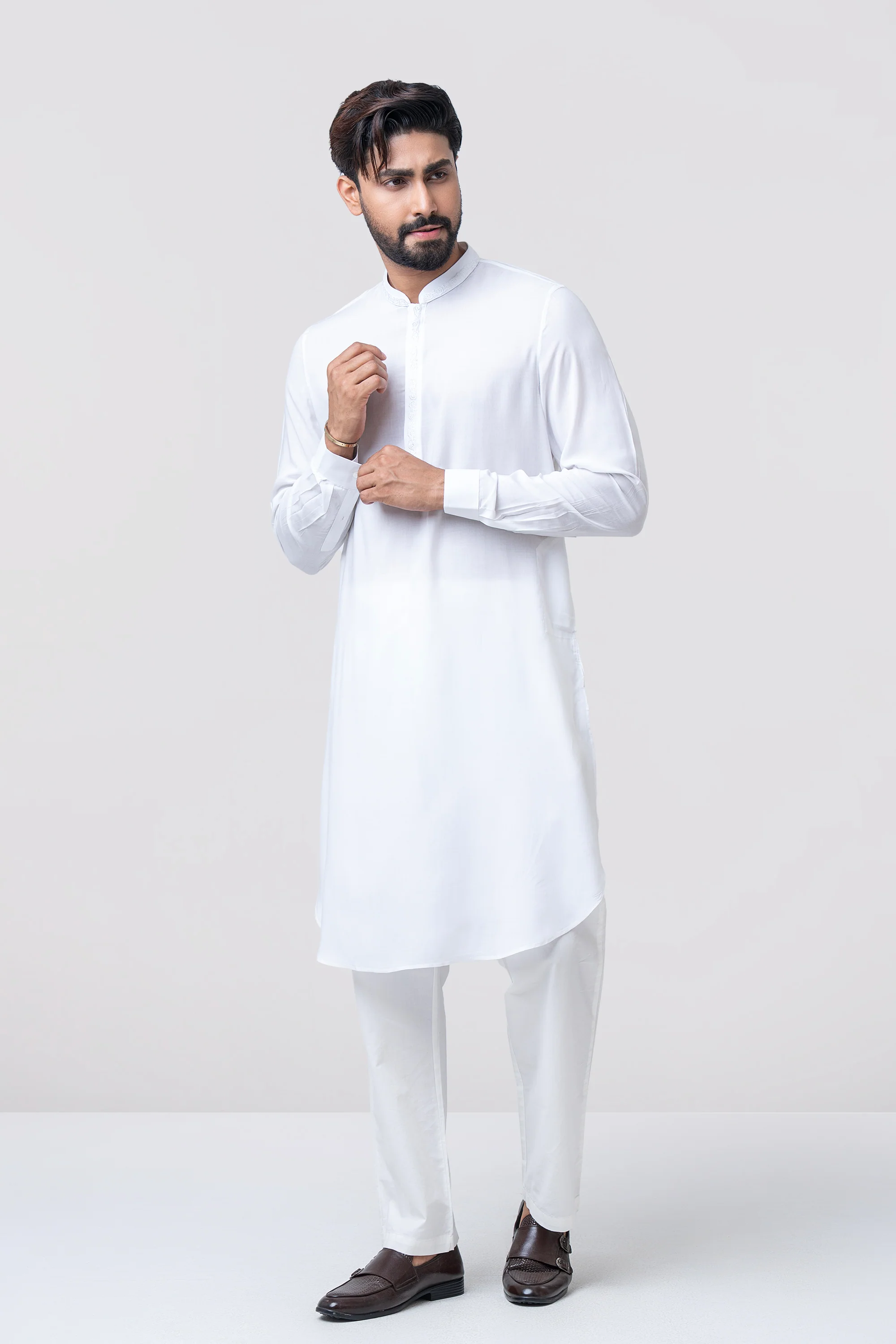 Regular Fit Embroidered Semi-Formal Kabli Set