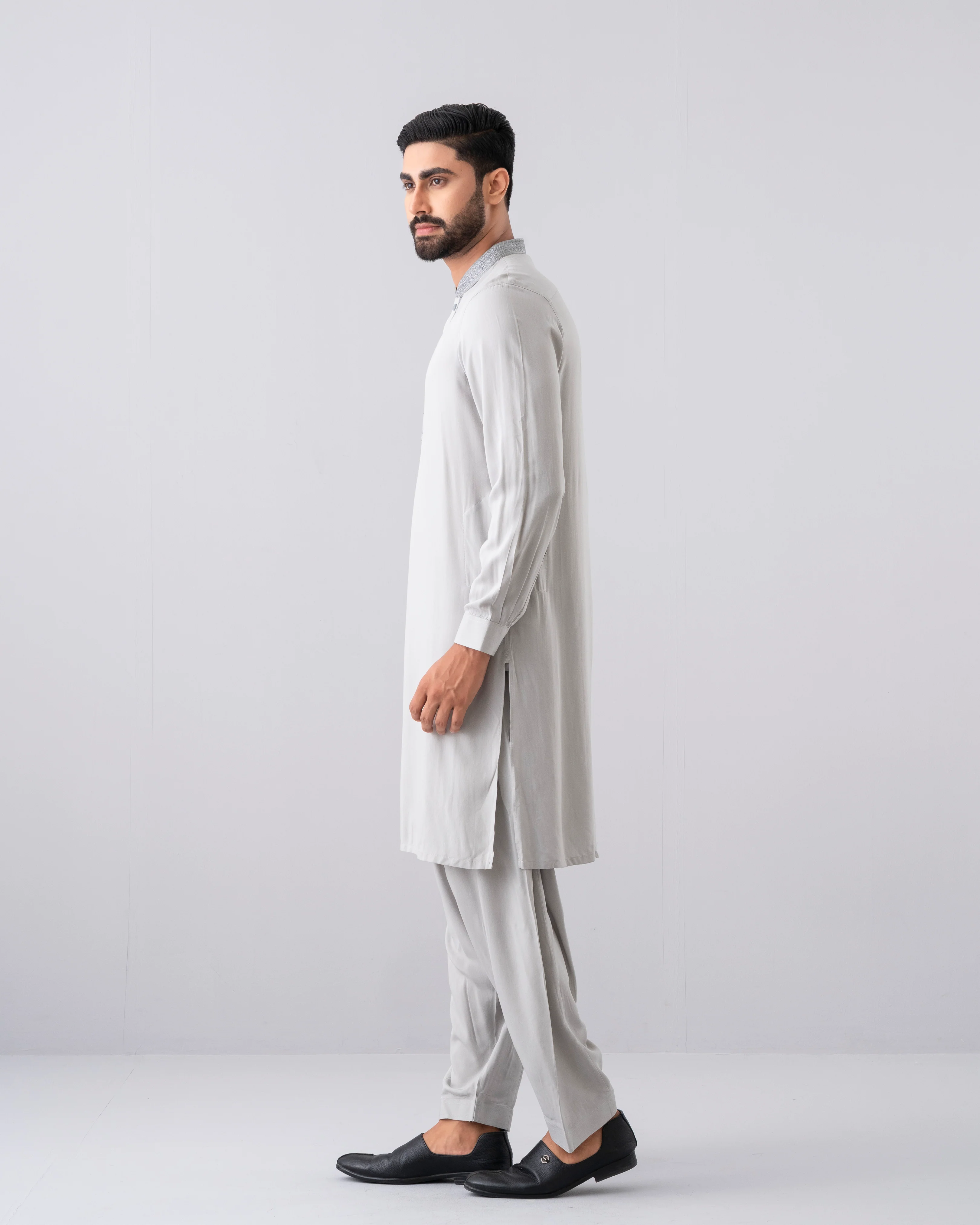 Regular Fit Embroidered Semi-Formal Kabli Set - Image 3