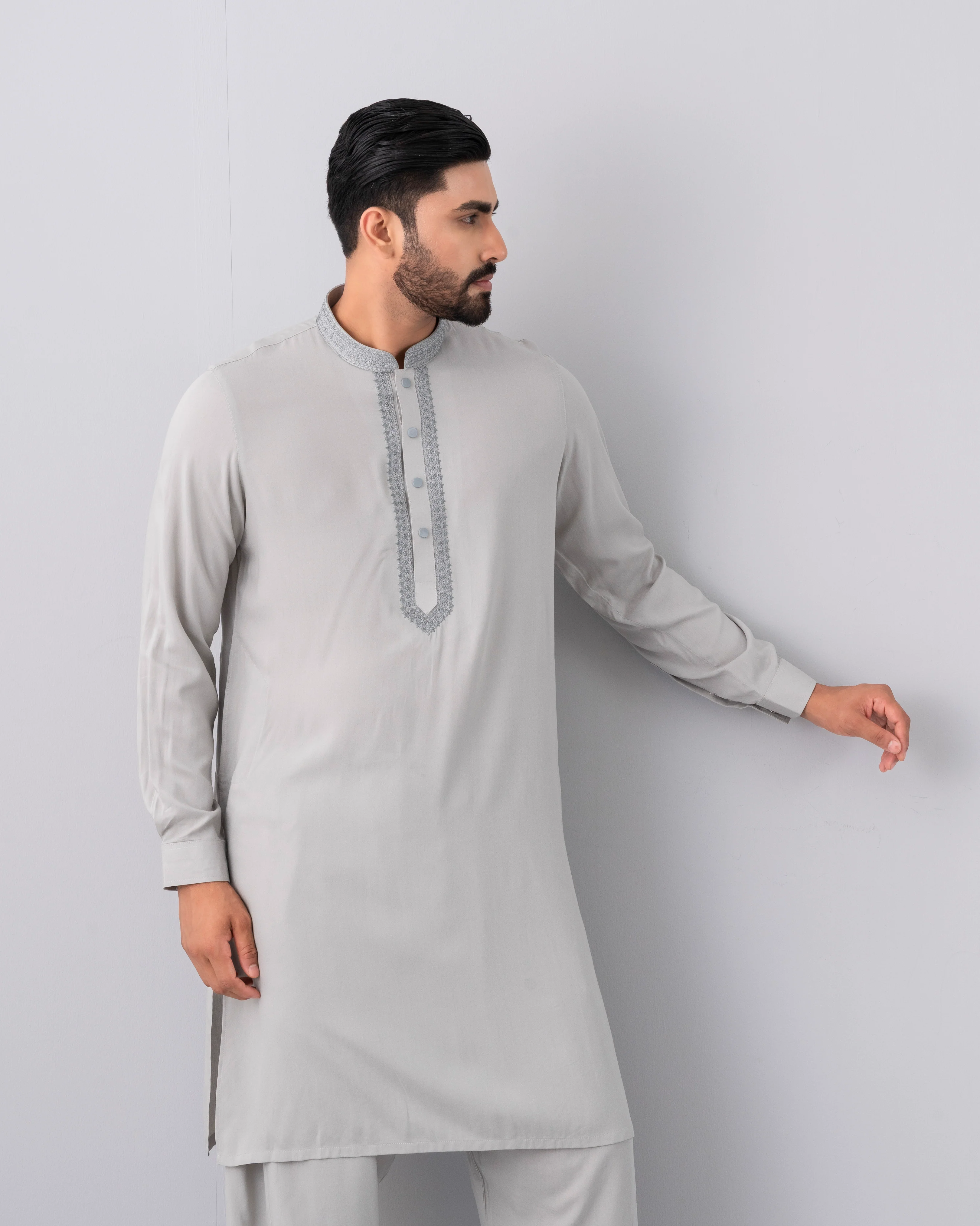 Regular Fit Embroidered Semi-Formal Kabli Set - Image 7