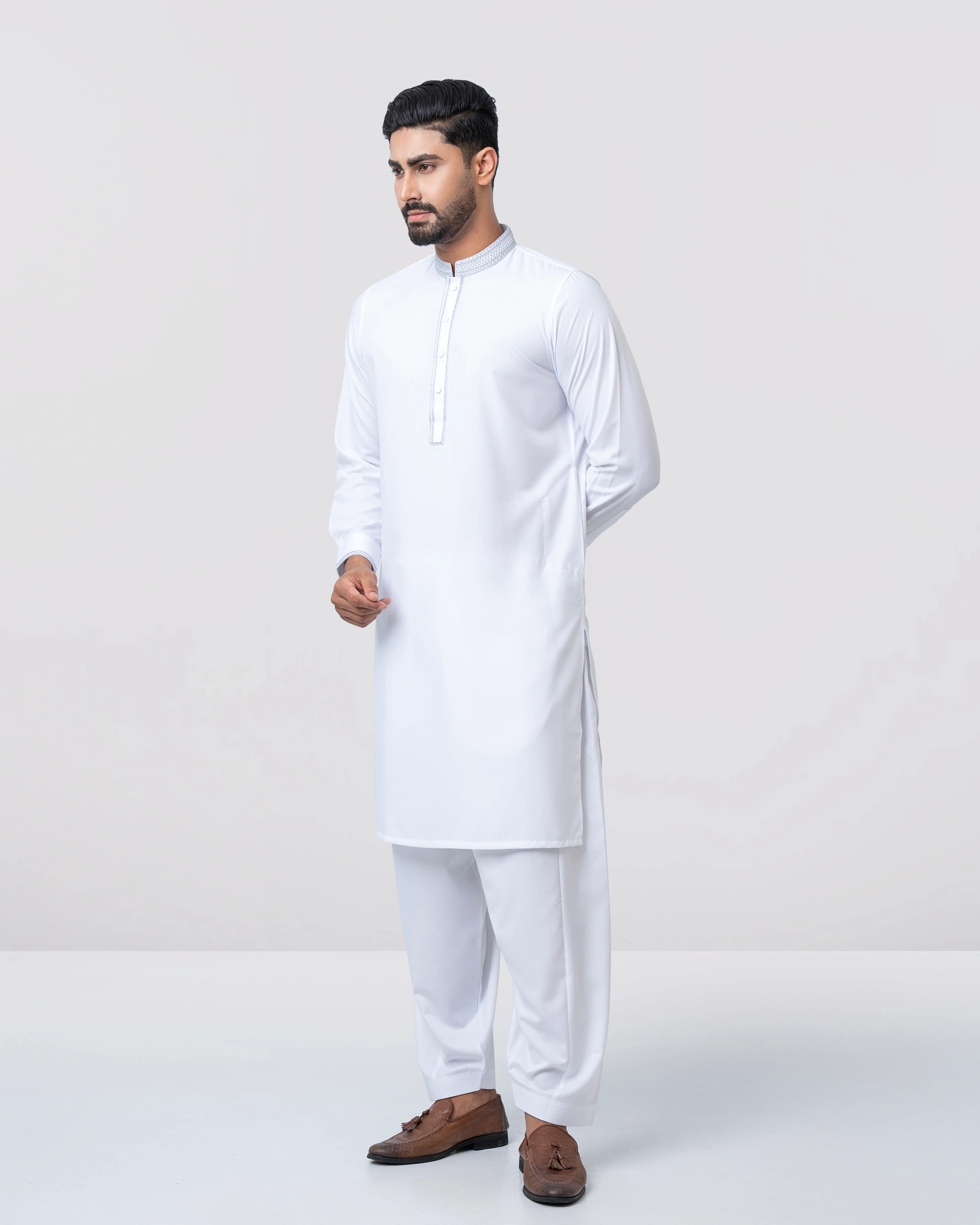 Regular Fit Embroidered Semi-Formal Kabli Set - Image 18