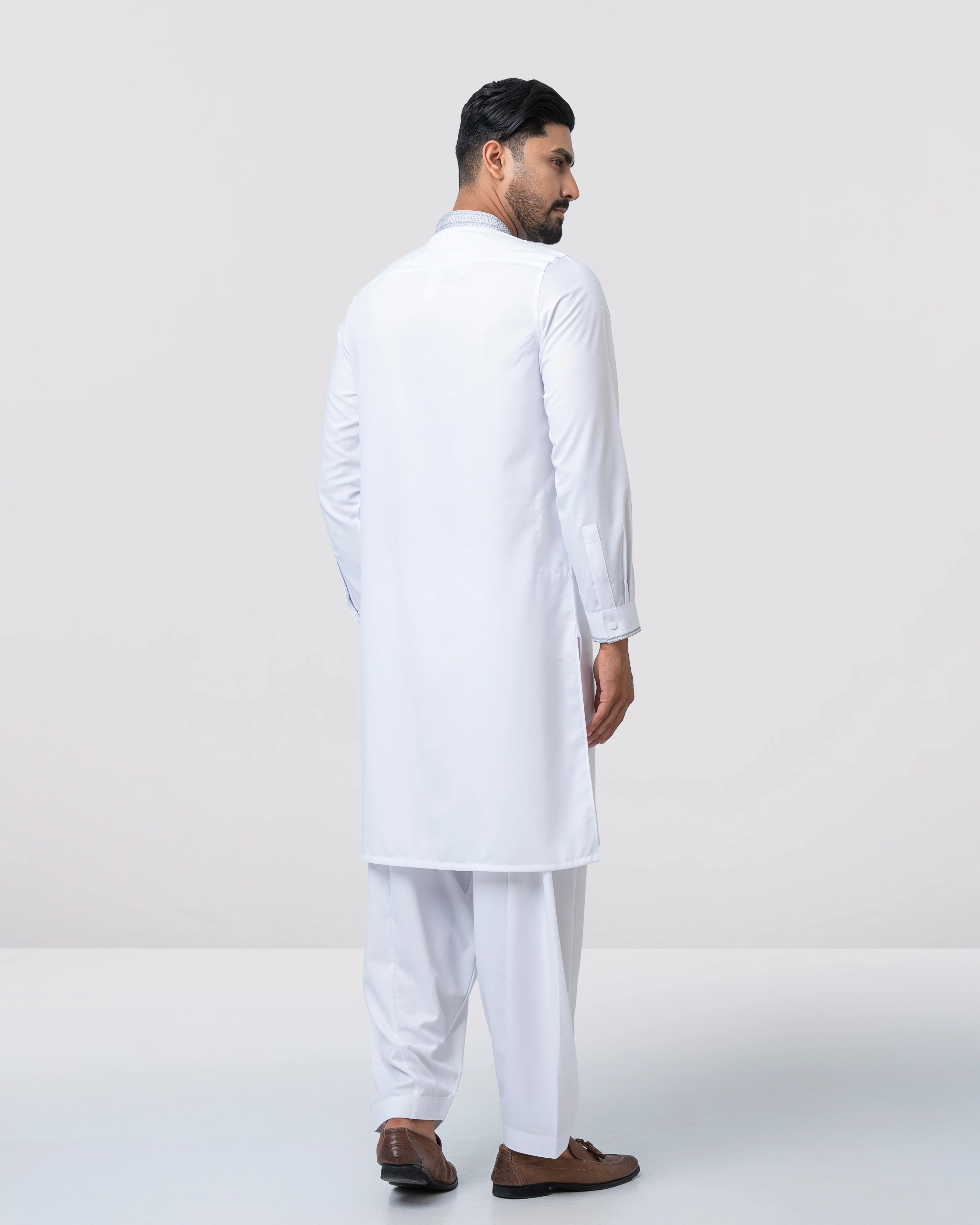 Regular Fit Embroidered Semi-Formal Kabli Set - Image 19