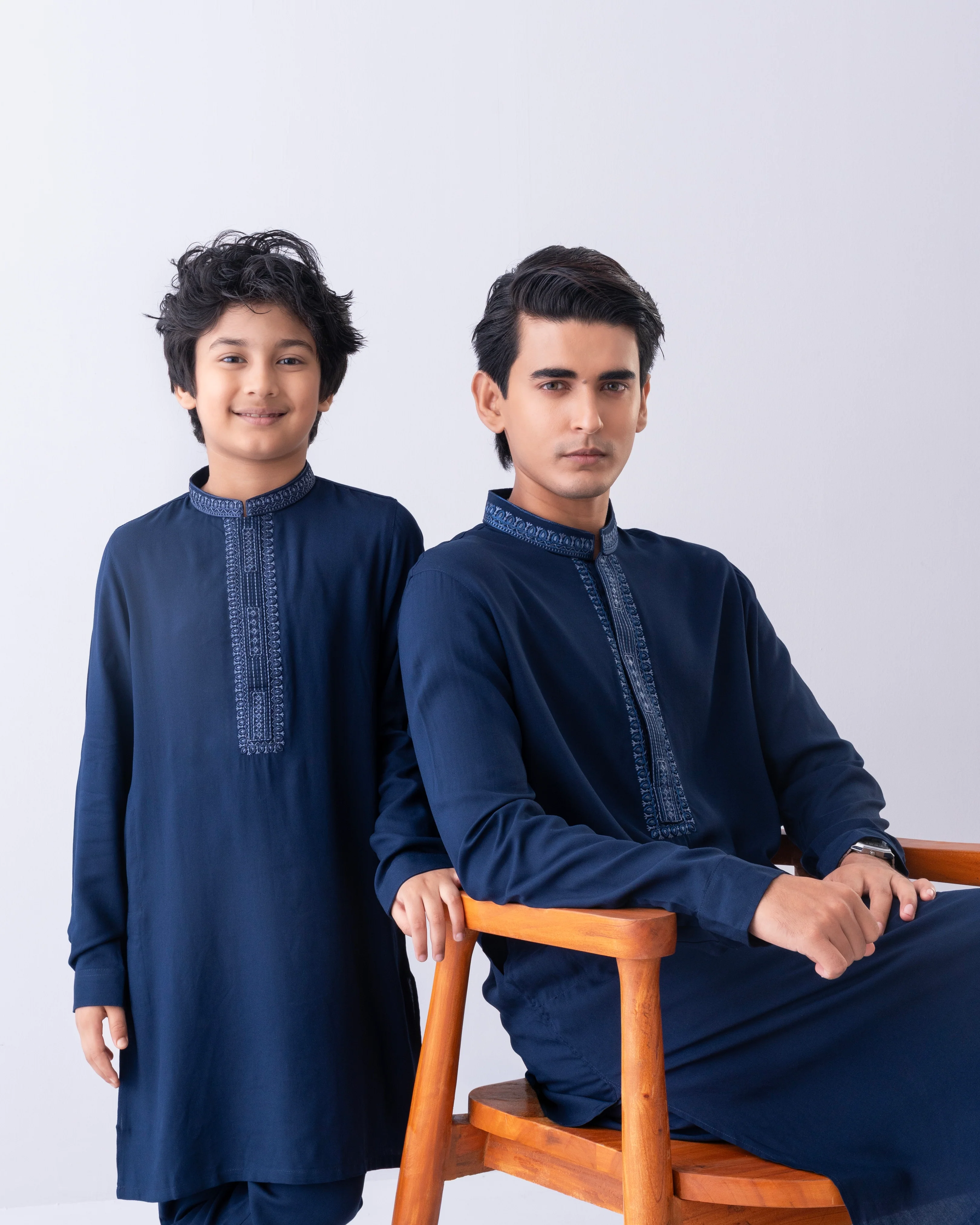 Regular Fit Embroidered Semi-Formal Kabli Set - Image 10