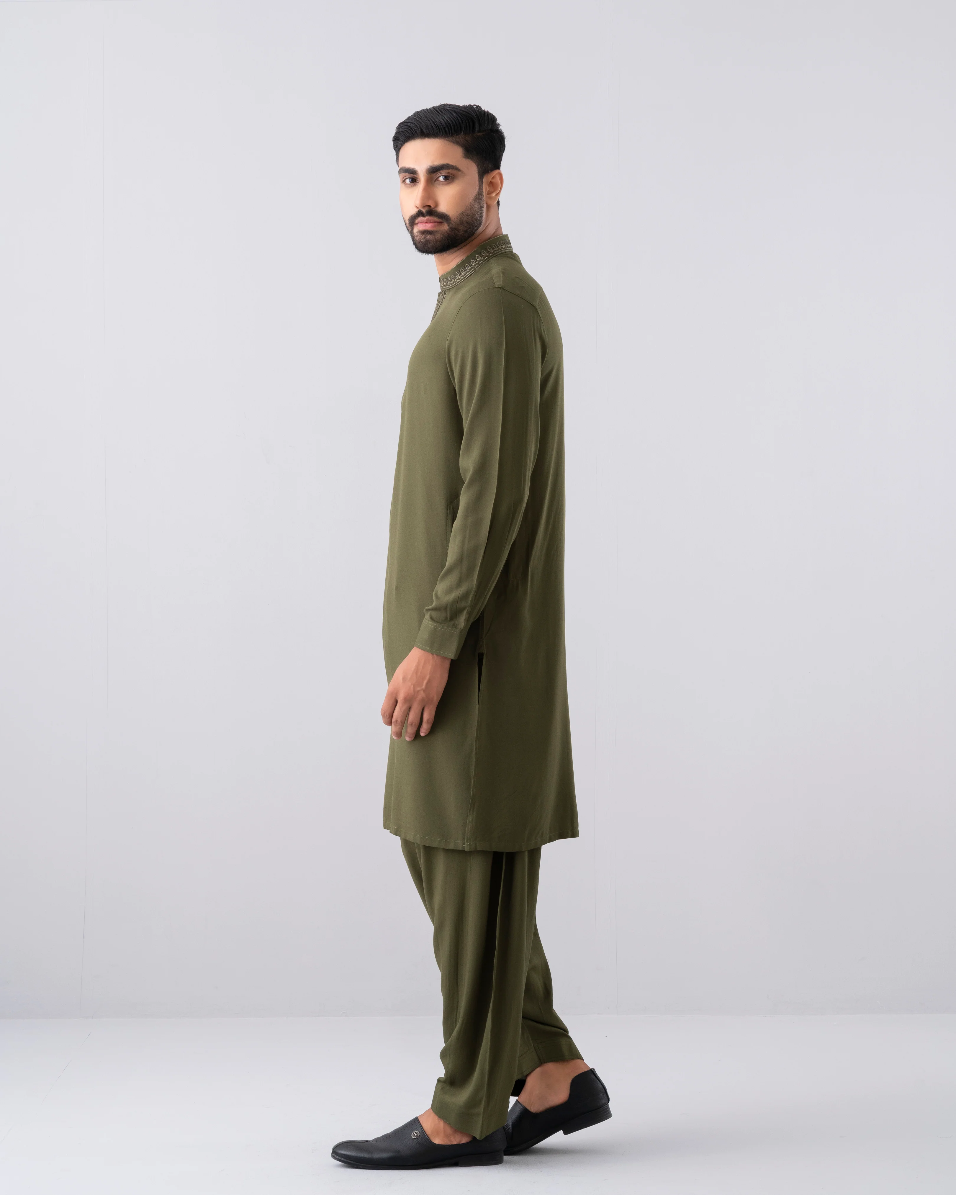 Regular Fit Embroidered Semi-Formal Kabli Set - Image 4