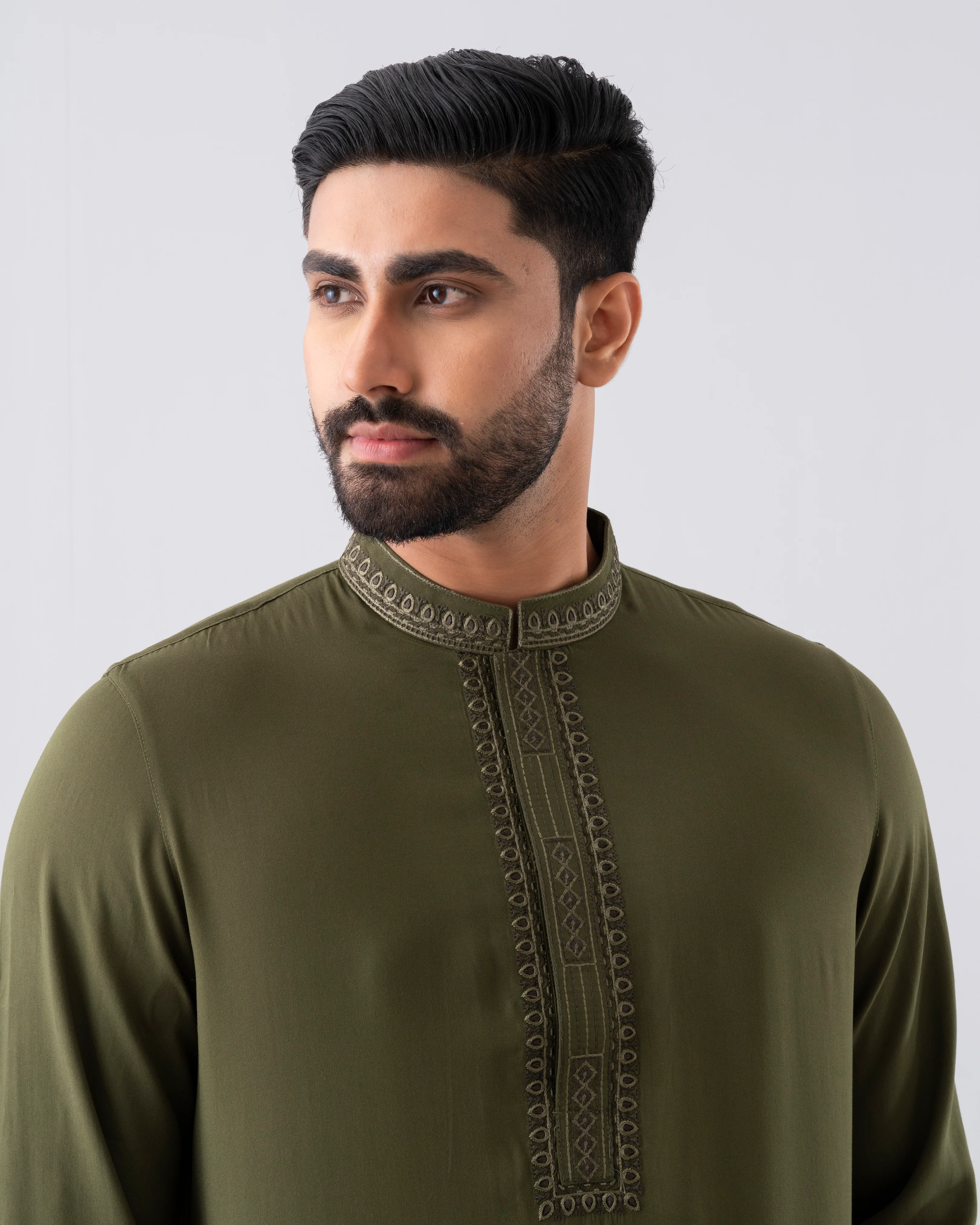 Regular Fit Embroidered Semi-Formal Kabli Set - Image 6