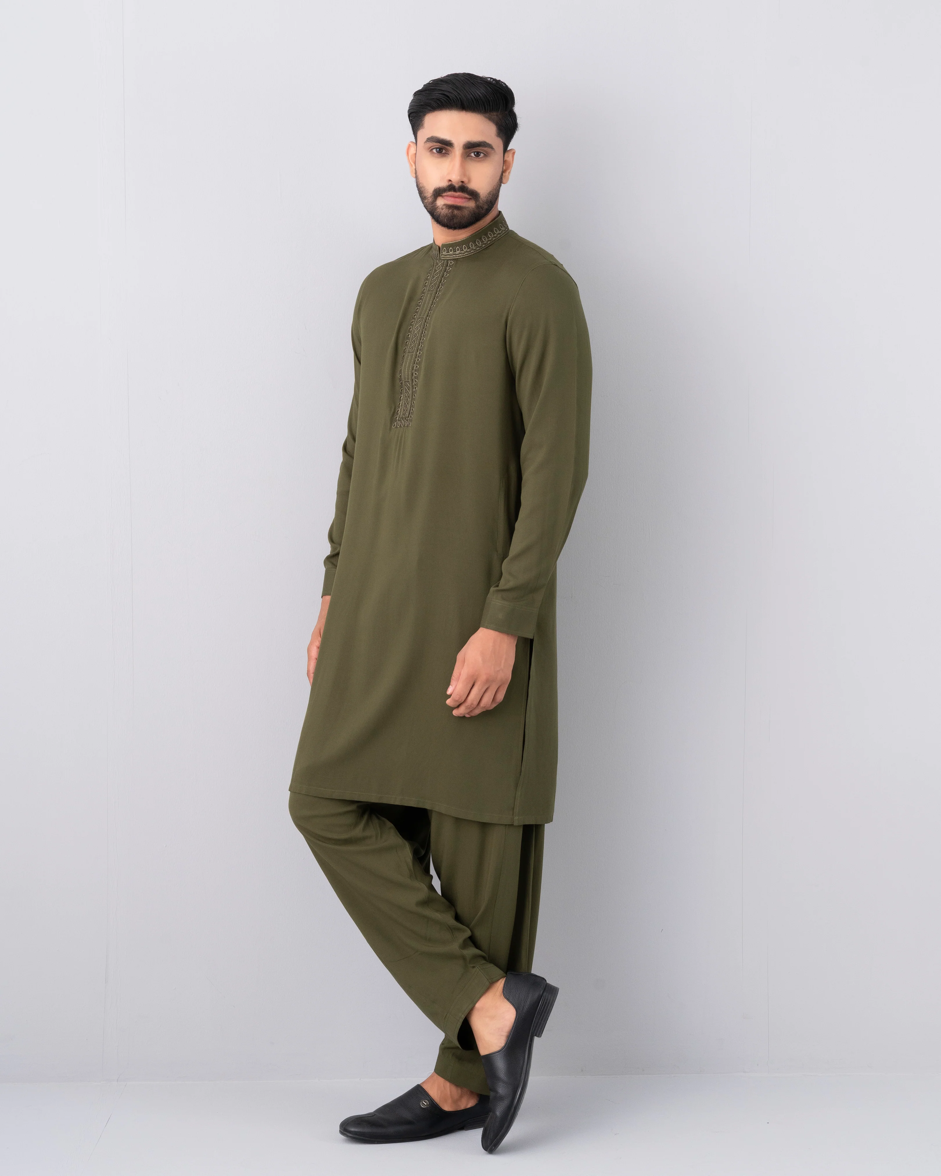 Regular Fit Embroidered Semi-Formal Kabli Set - Image 8