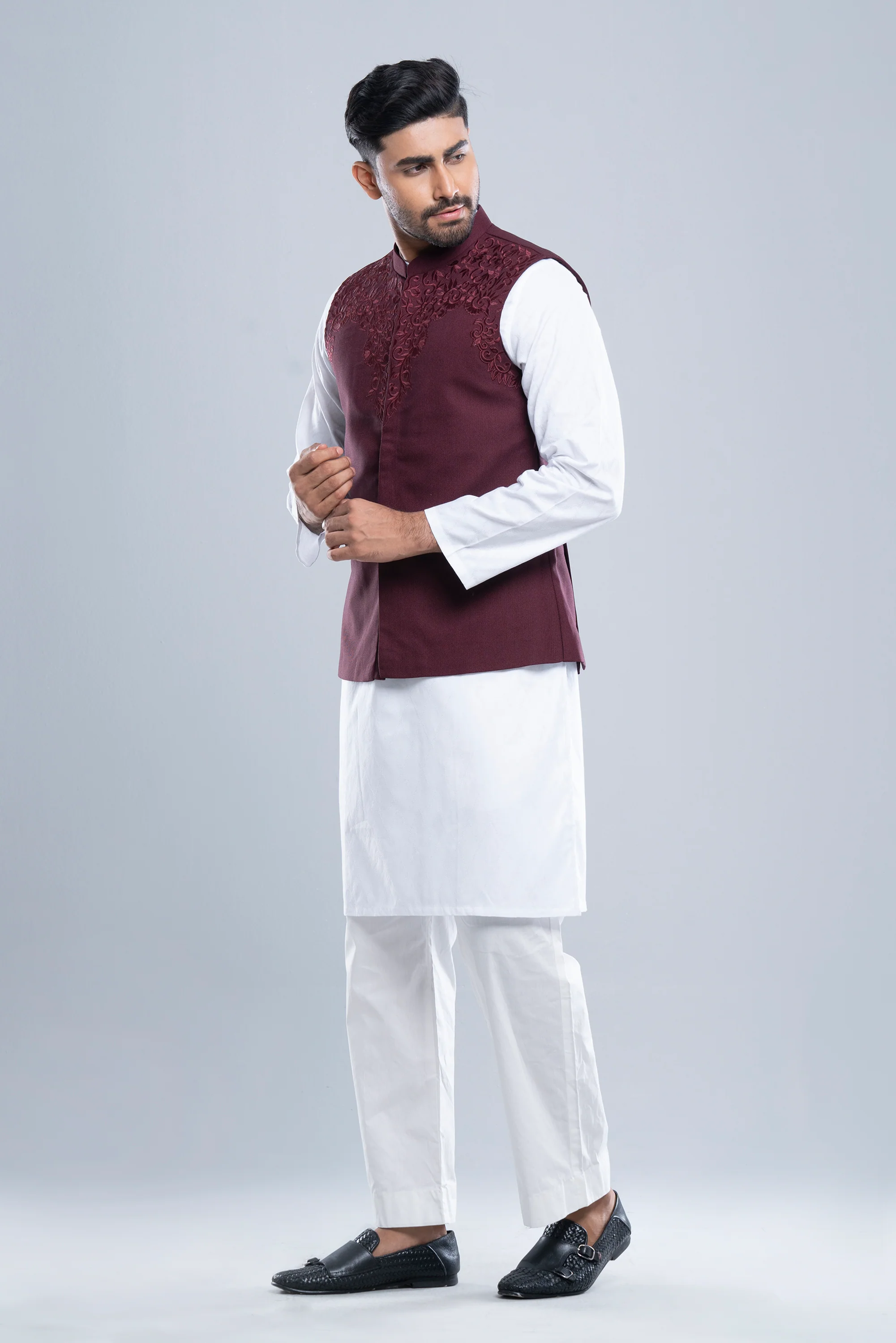 Regular Fit Embroidered Semi-Formal Waistcoat