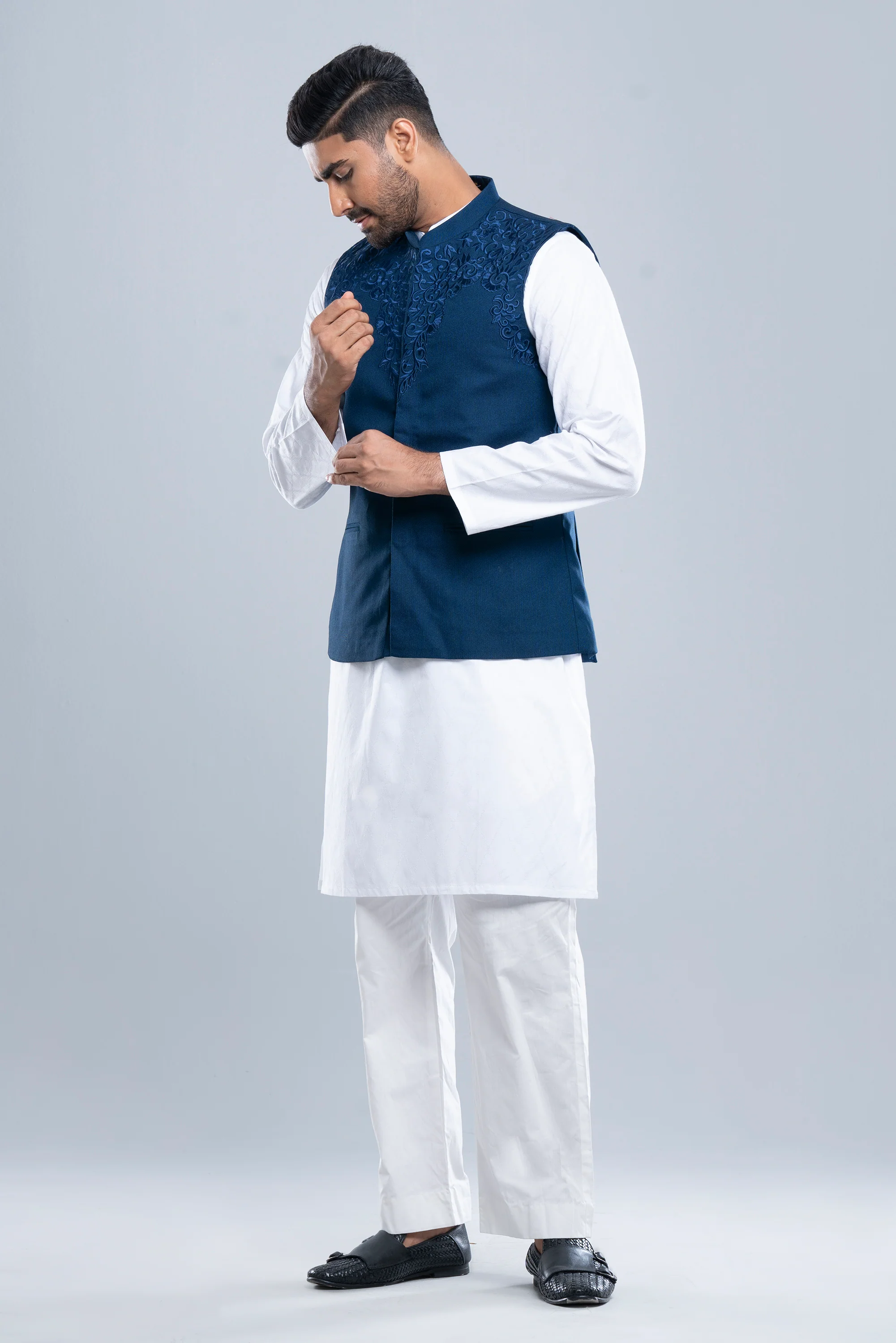 Regular Fit Embroidered Semi-Formal Waistcoat - Image 6